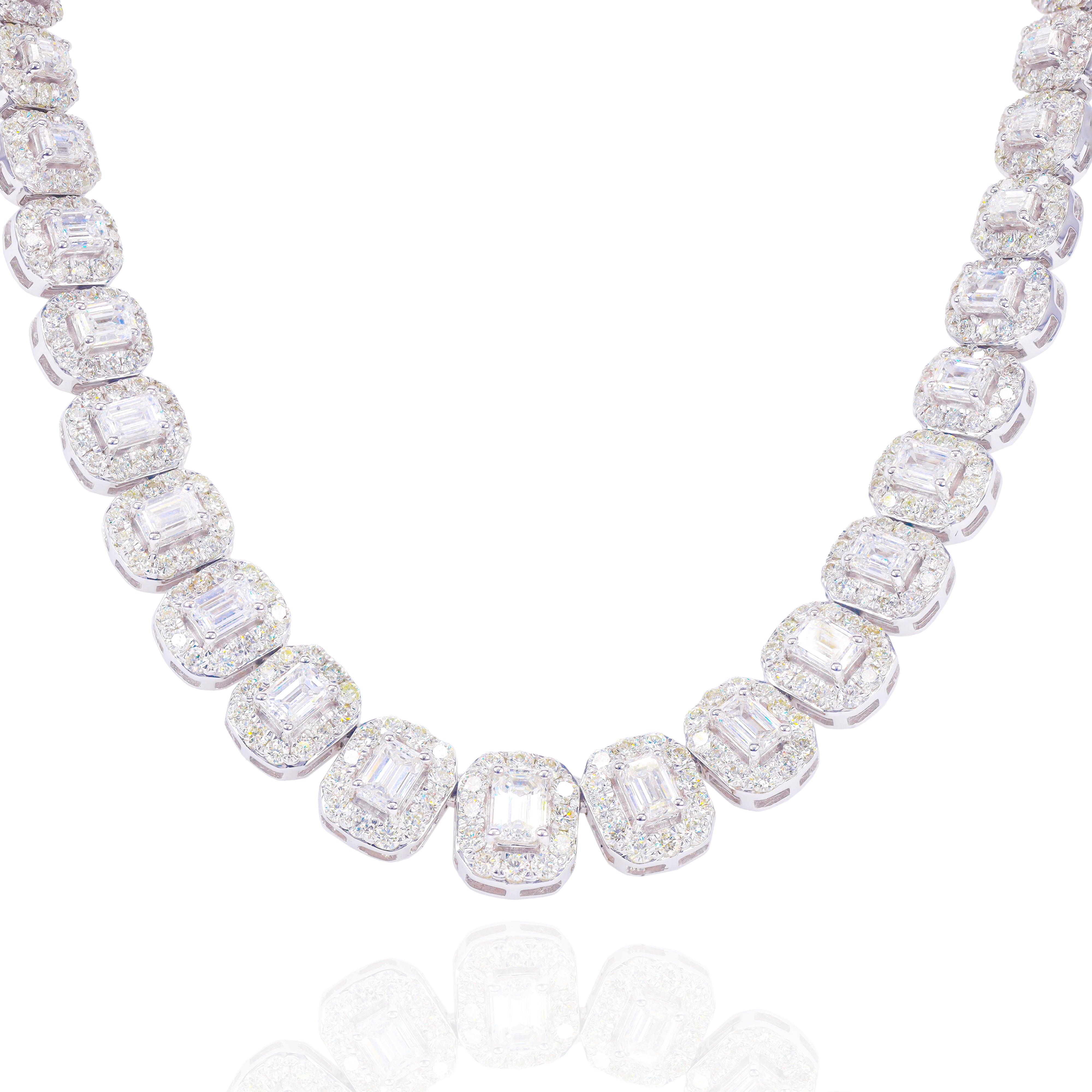 Gradual Emerald Diamond Necklace