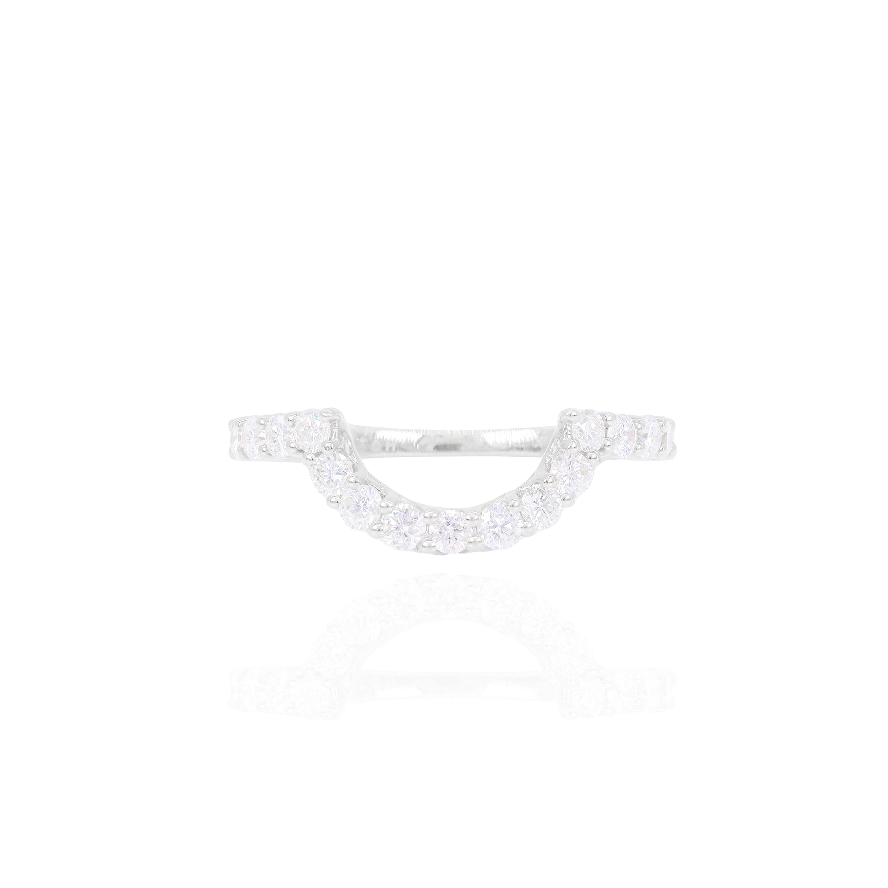 Fine Round Brilliant Pointer with Halo Diamond Engagement Ring & Band