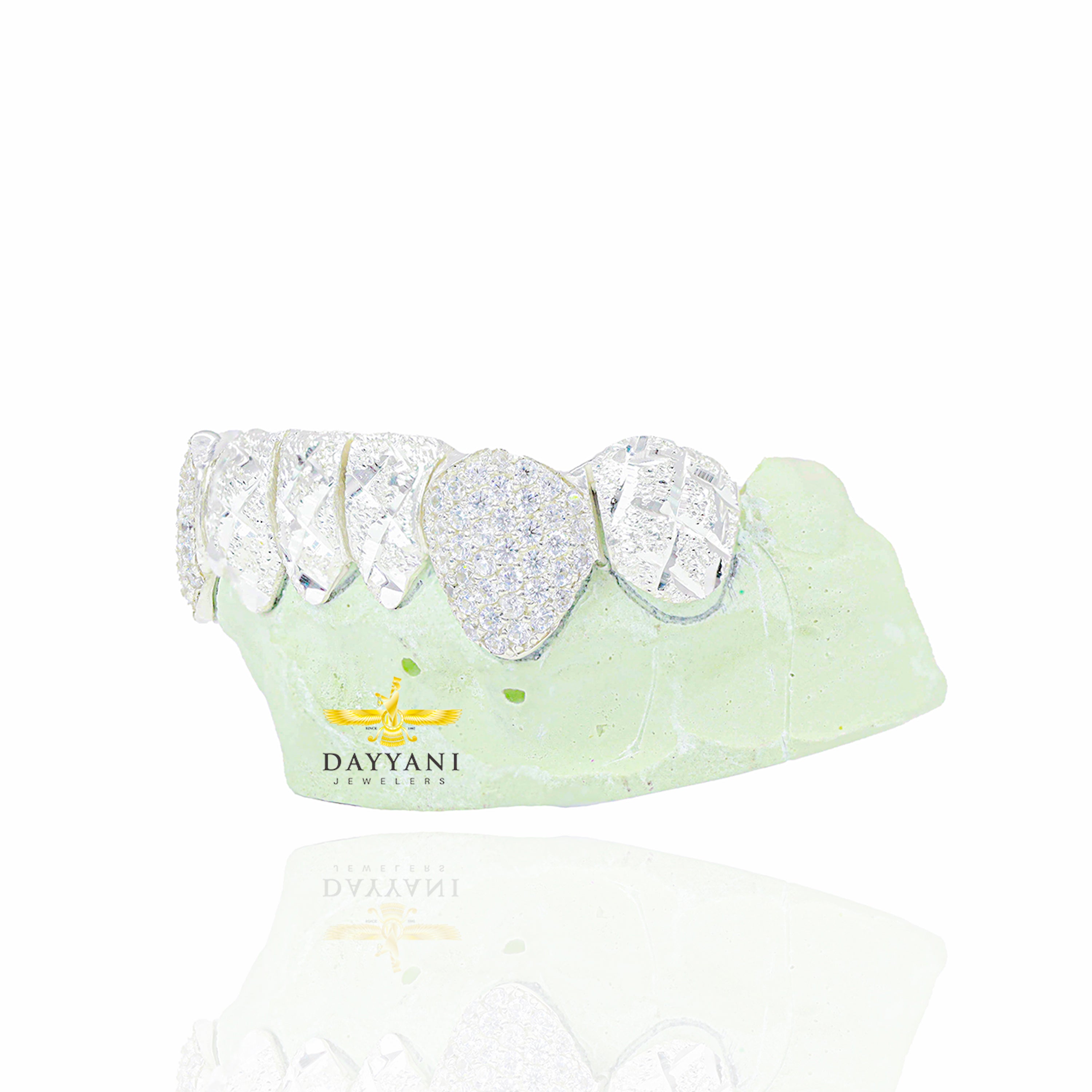 Custom 8 on 8 Teeth Diamond Cut & Diamond Dust with Bussdown on Fangs Gold Grillz