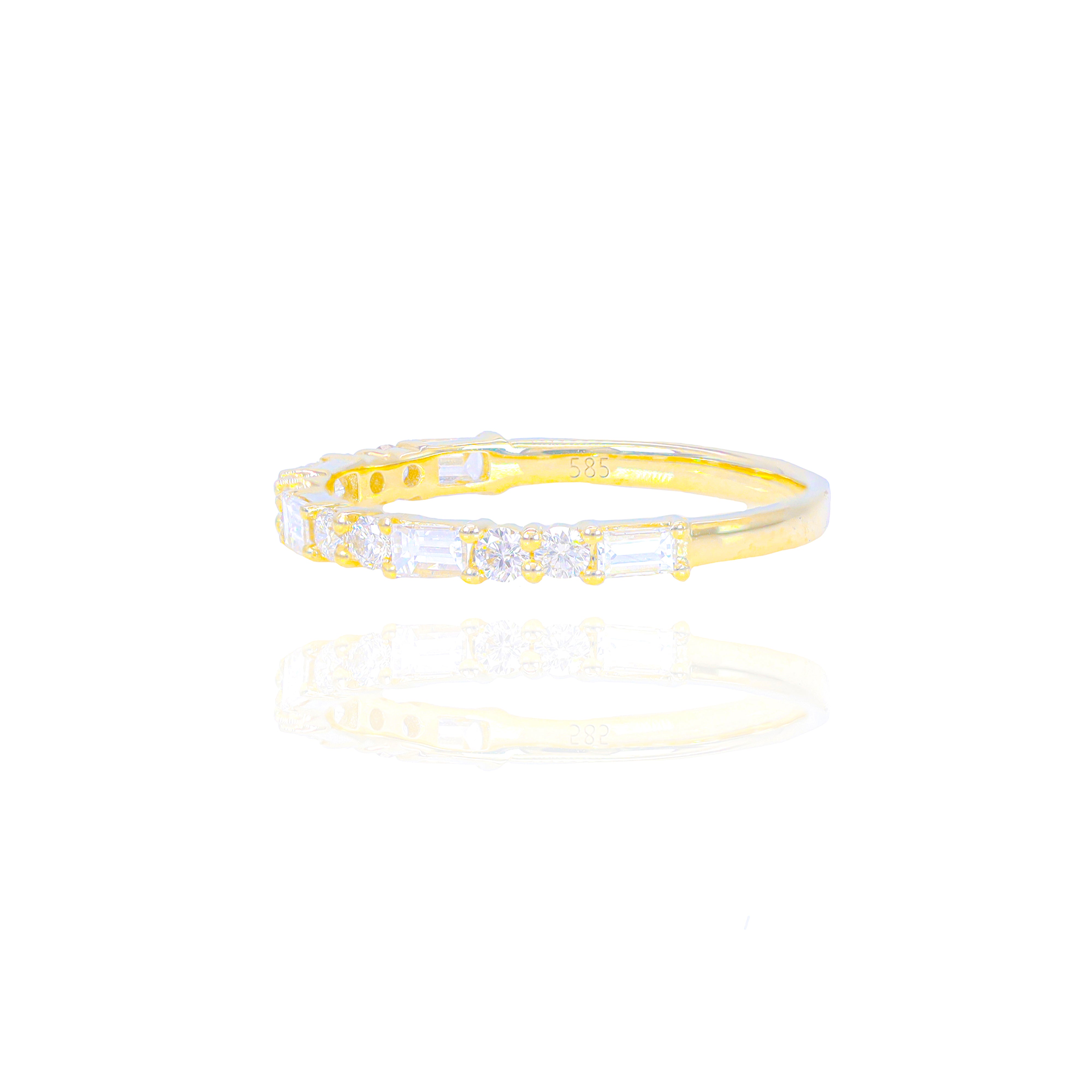 Baguette & Round Diamond Band