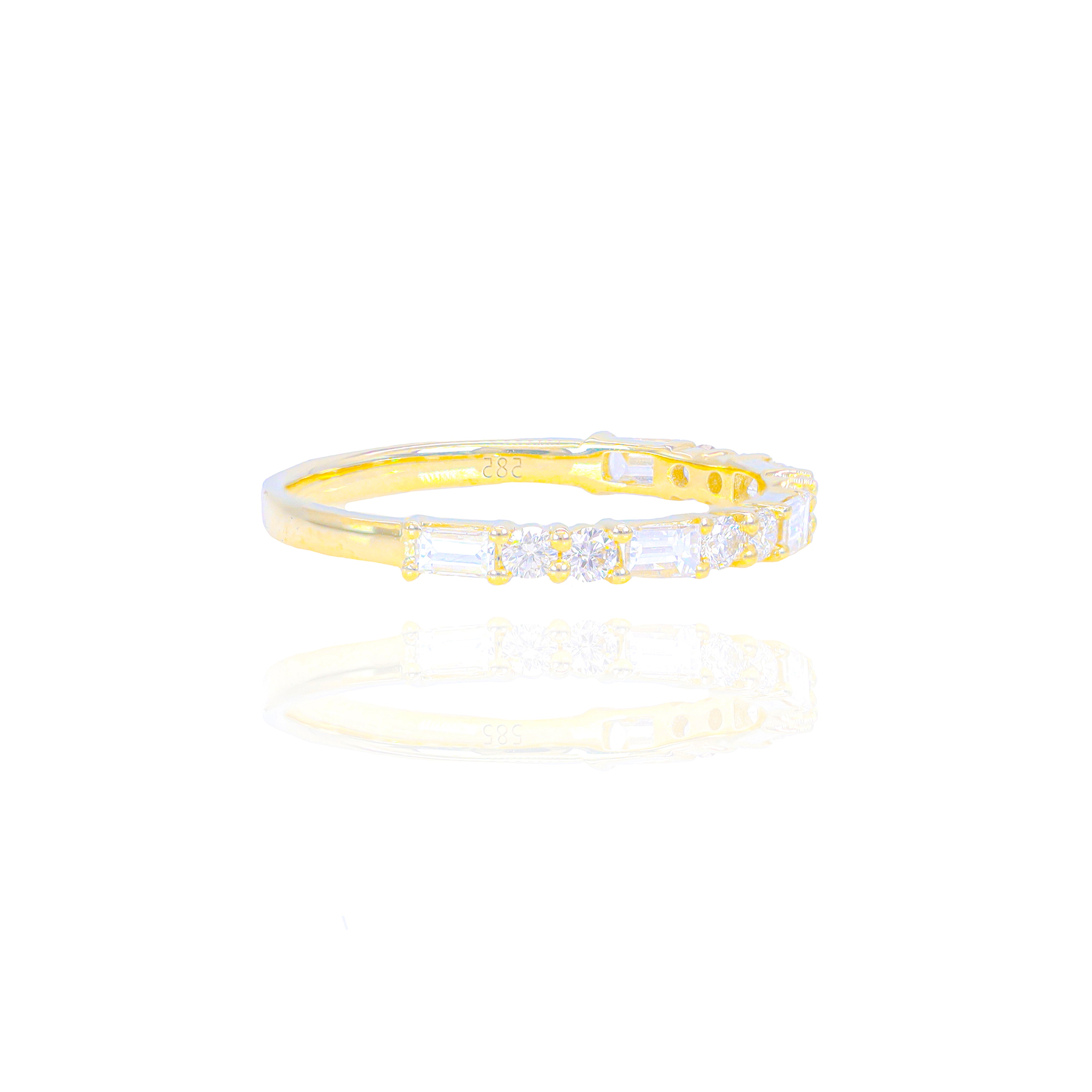 Baguette & Round Diamond Band