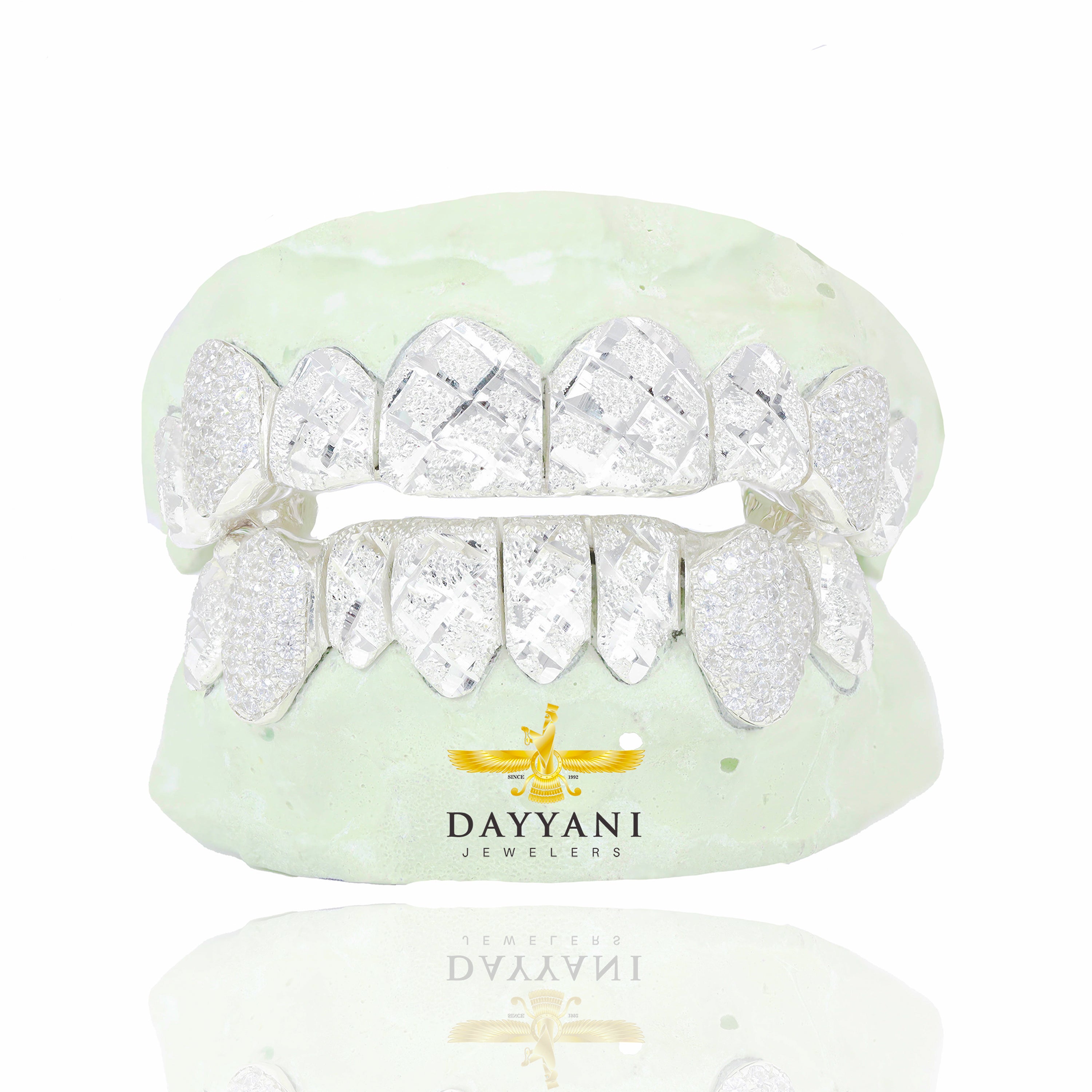 Custom 8 on 8 Teeth Diamond Cut & Diamond Dust with Diamond Fangs Gold Grillz