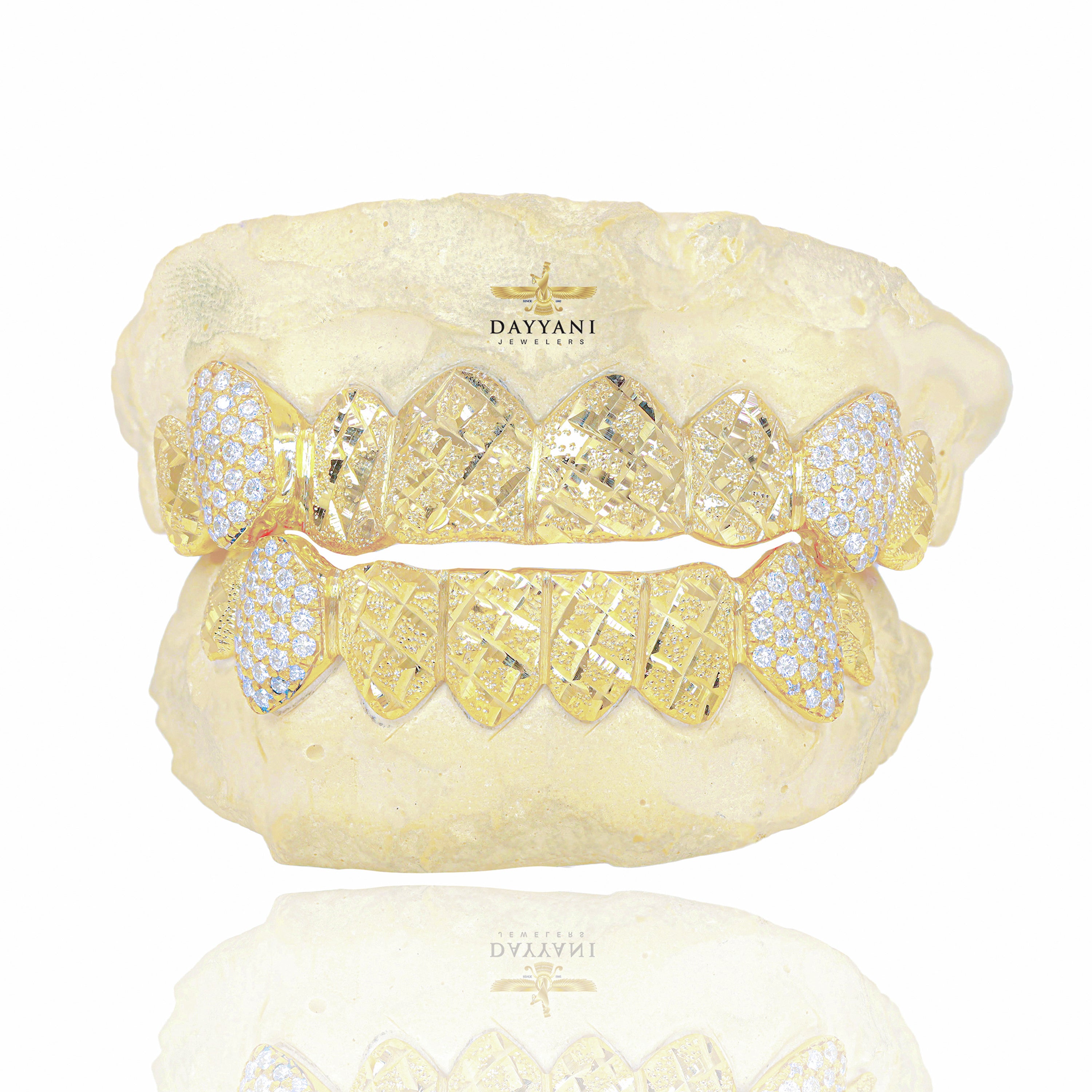 Custom 8 on 8 Teeth Diamond Cut & Diamond Dust with Bussdown on Fangs Gold Grillz