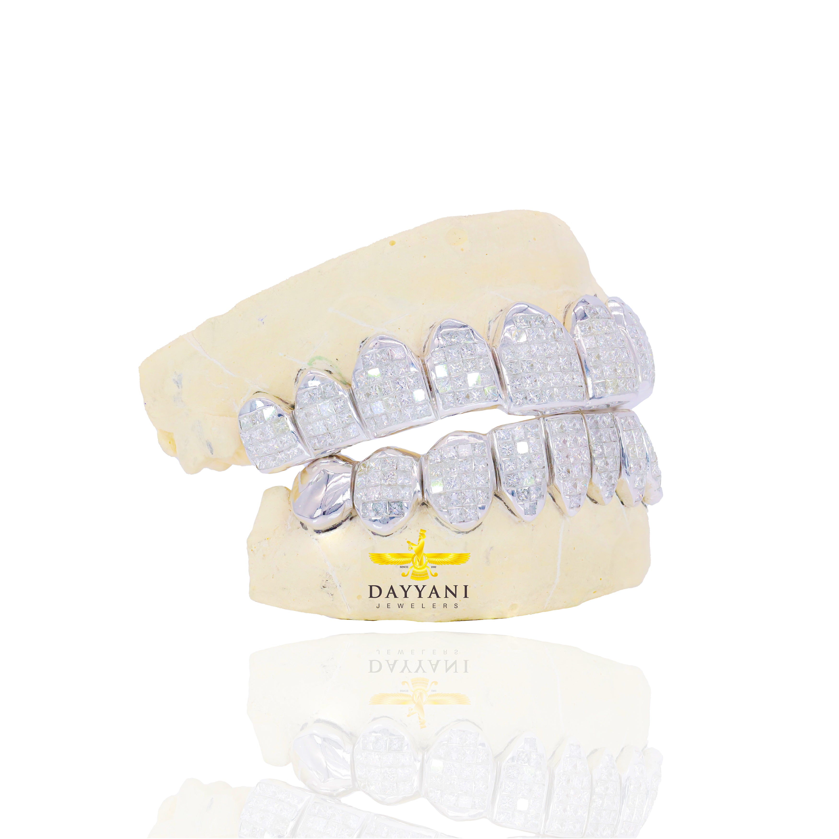 Custom VVS Diamond Grillz Hand Set Natural Princess Cut Diamond Gold Grillz (Invisible Setting)
