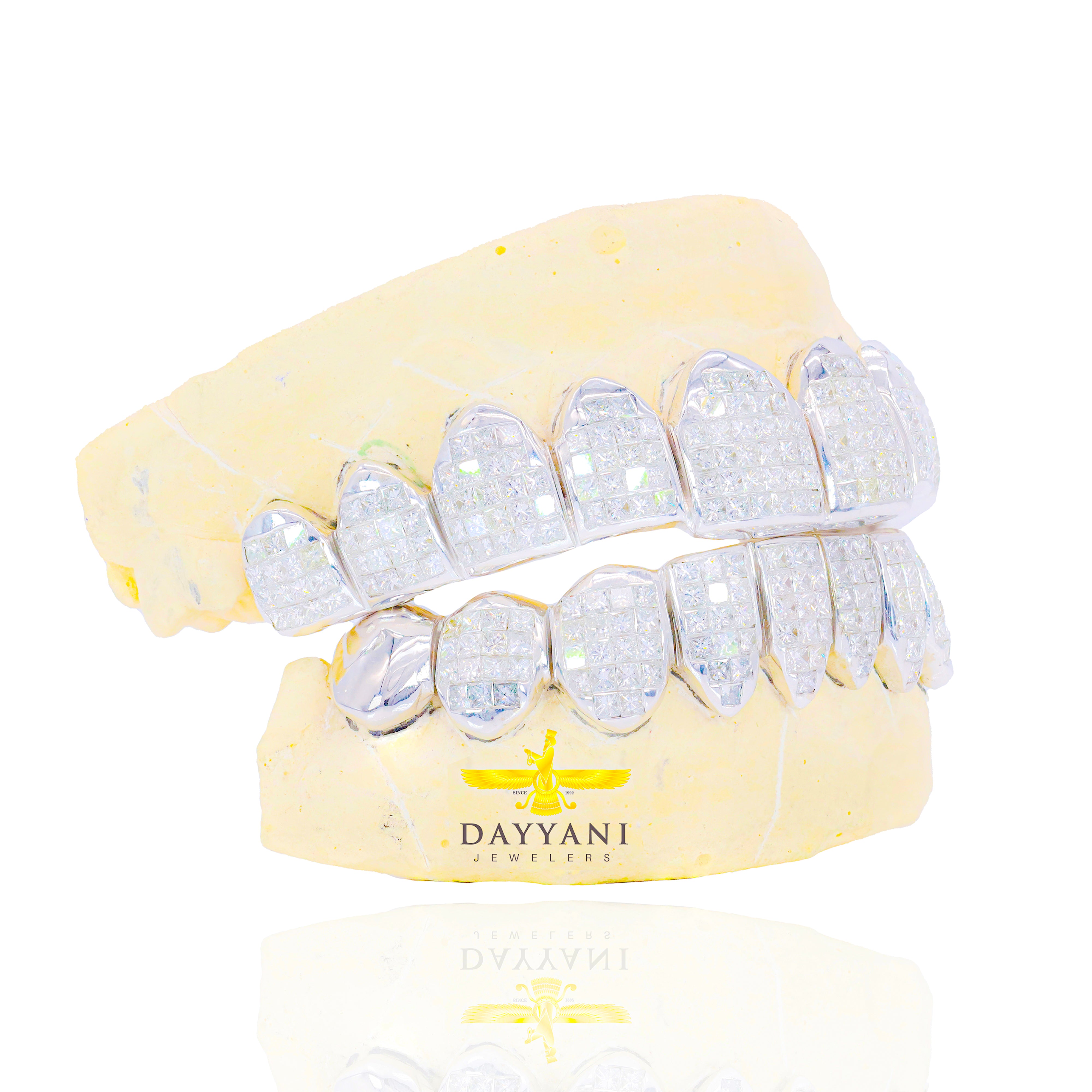 Custom VVS Diamond Grillz Hand Set Natural Princess Cut Diamond Gold Grillz (Invisible Setting)