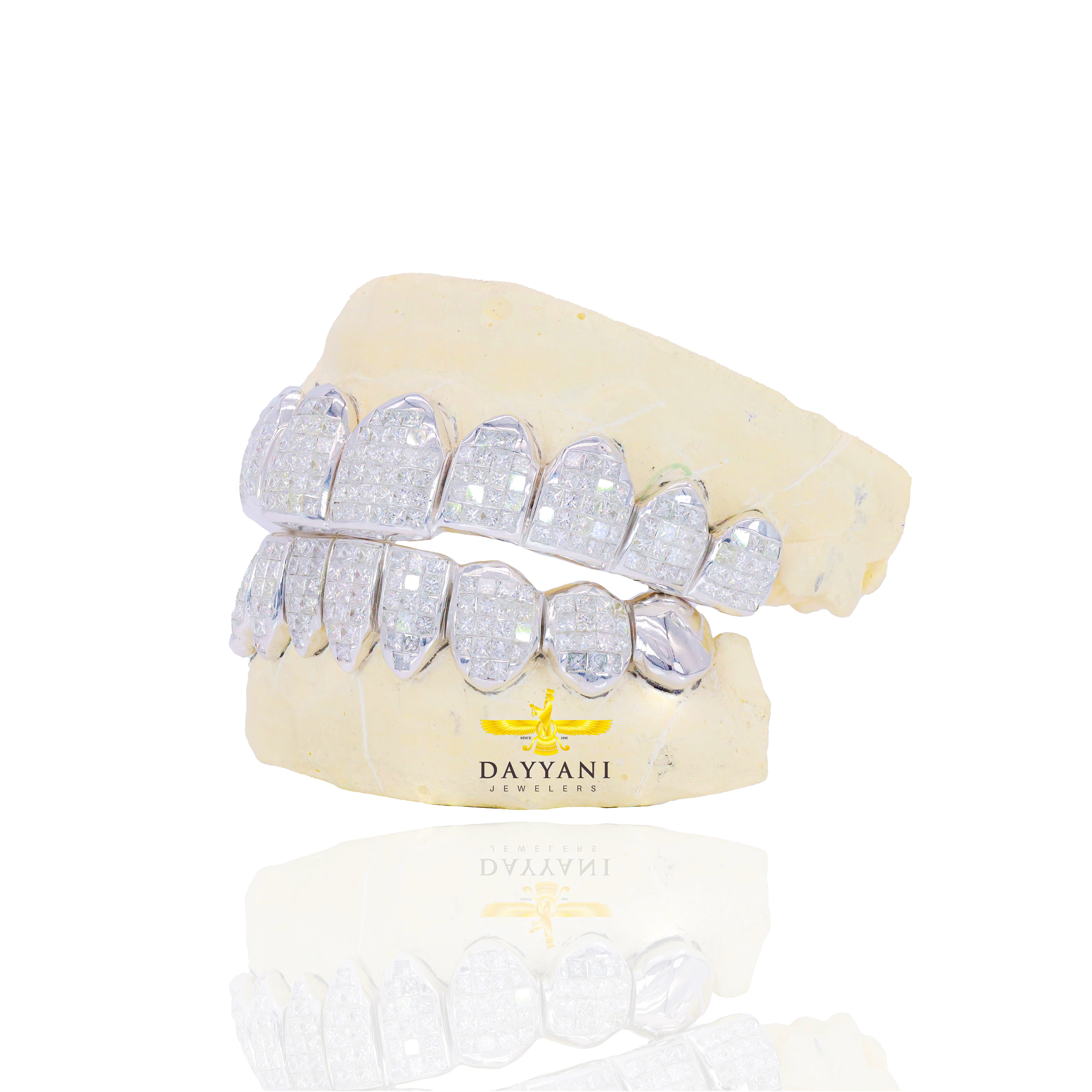 Custom VVS Diamond Grillz Hand Set Natural Princess Cut Diamond Gold Grillz (Invisible Setting)