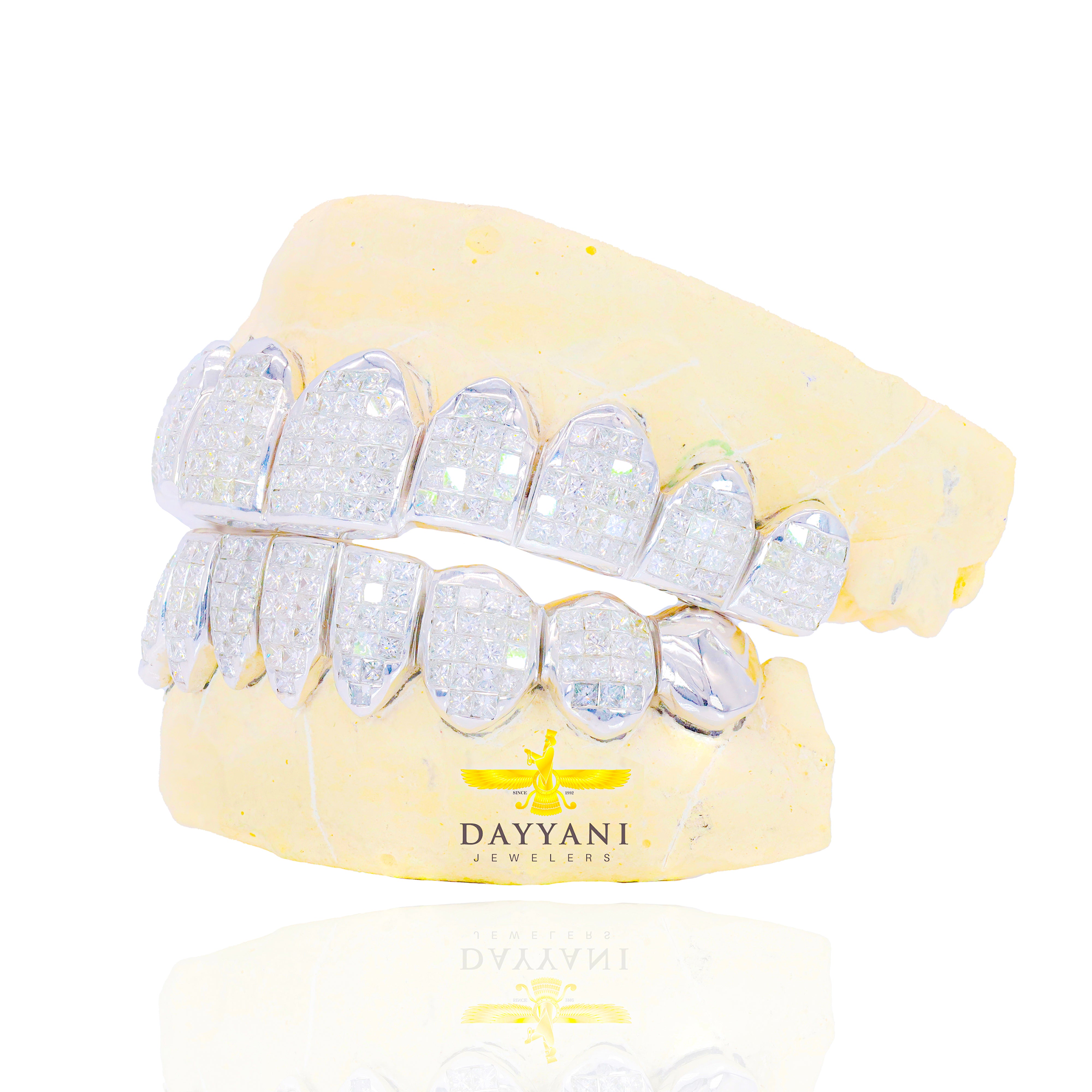Custom VVS Diamond Grillz Hand Set Natural Princess Cut Diamond Gold Grillz (Invisible Setting)