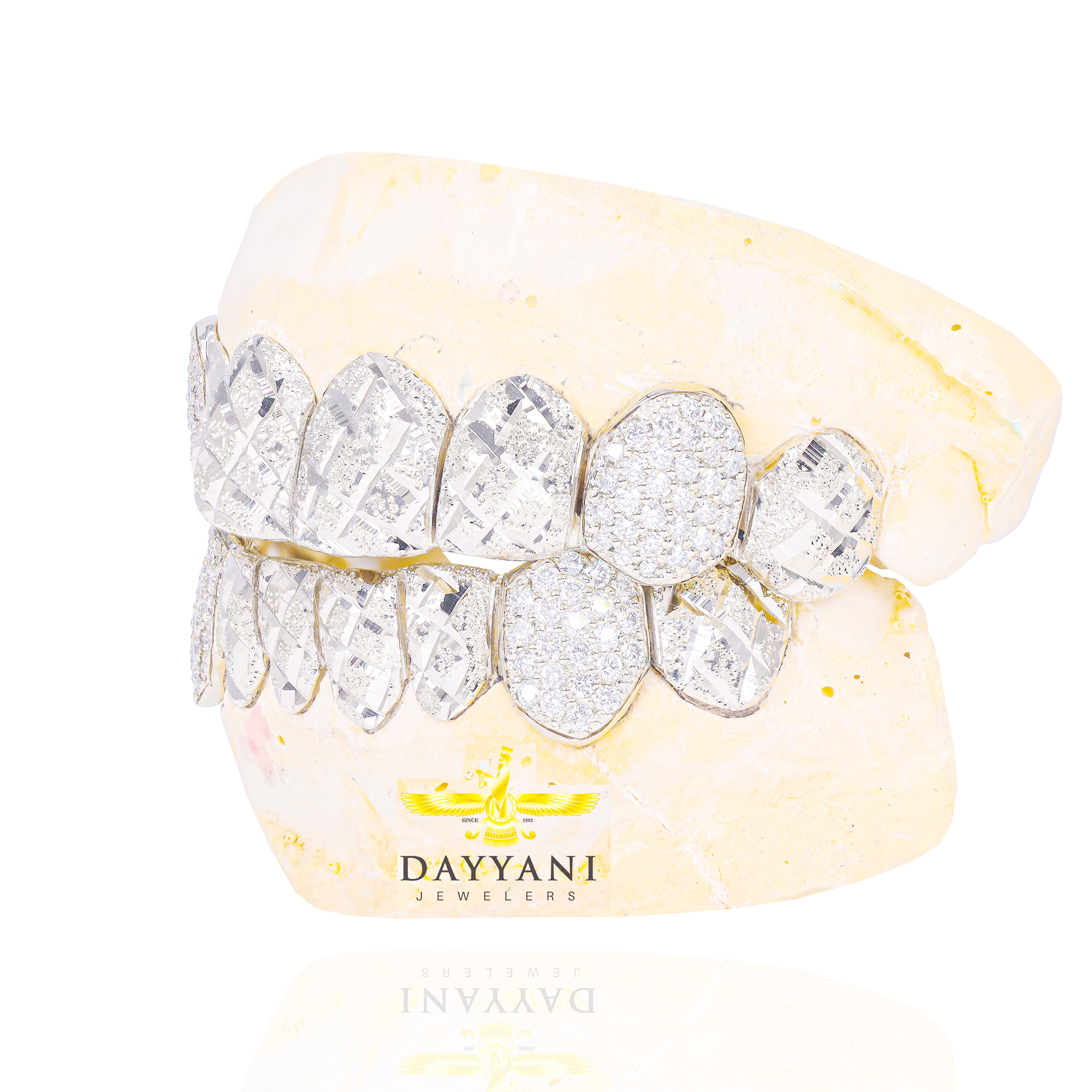 Custom 8 on 8 Teeth Diamond Cut & Diamond Dust with Diamond Fangs Gold Grillz