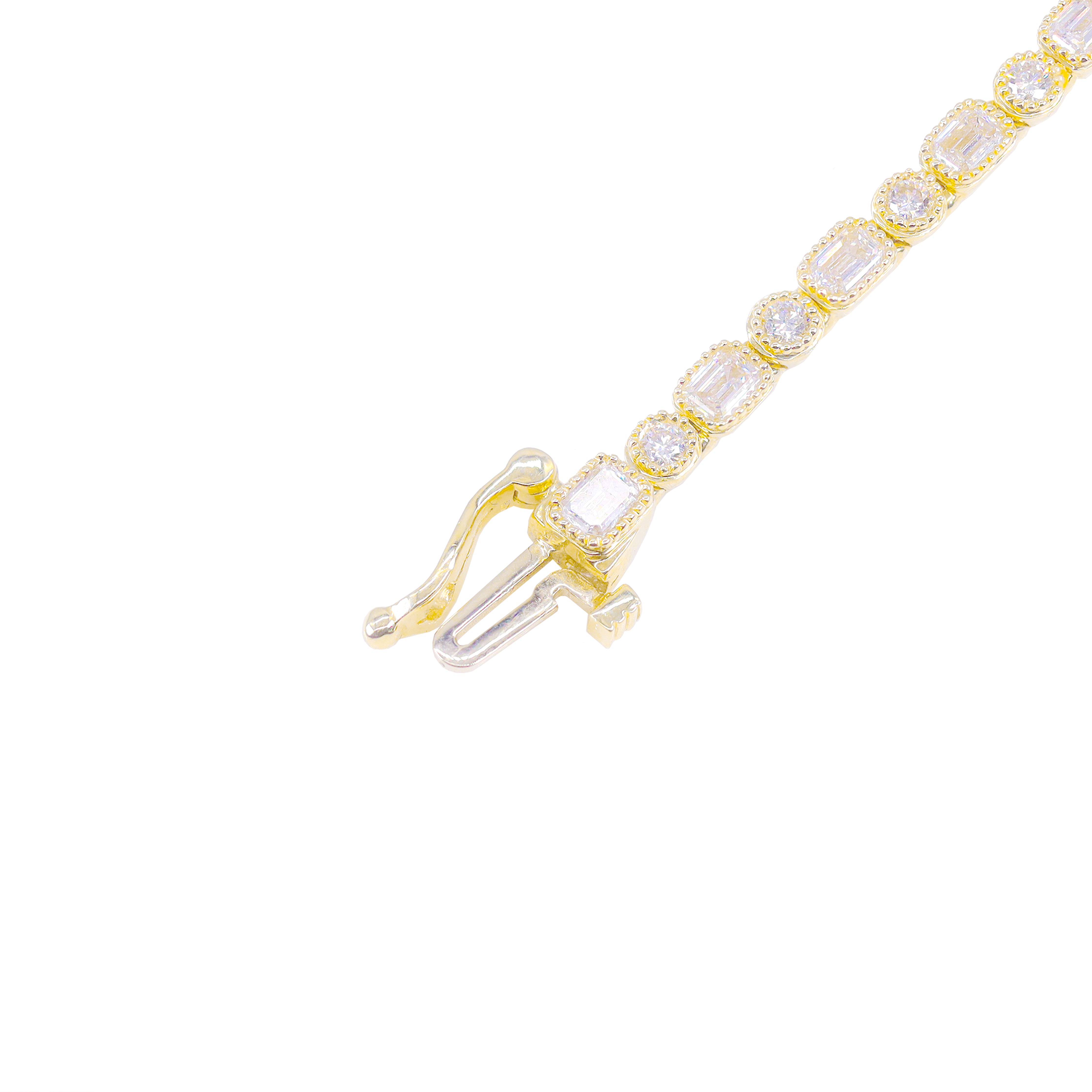 Alternating Round & Emerald Cut Diamond Tennis Bracelet
