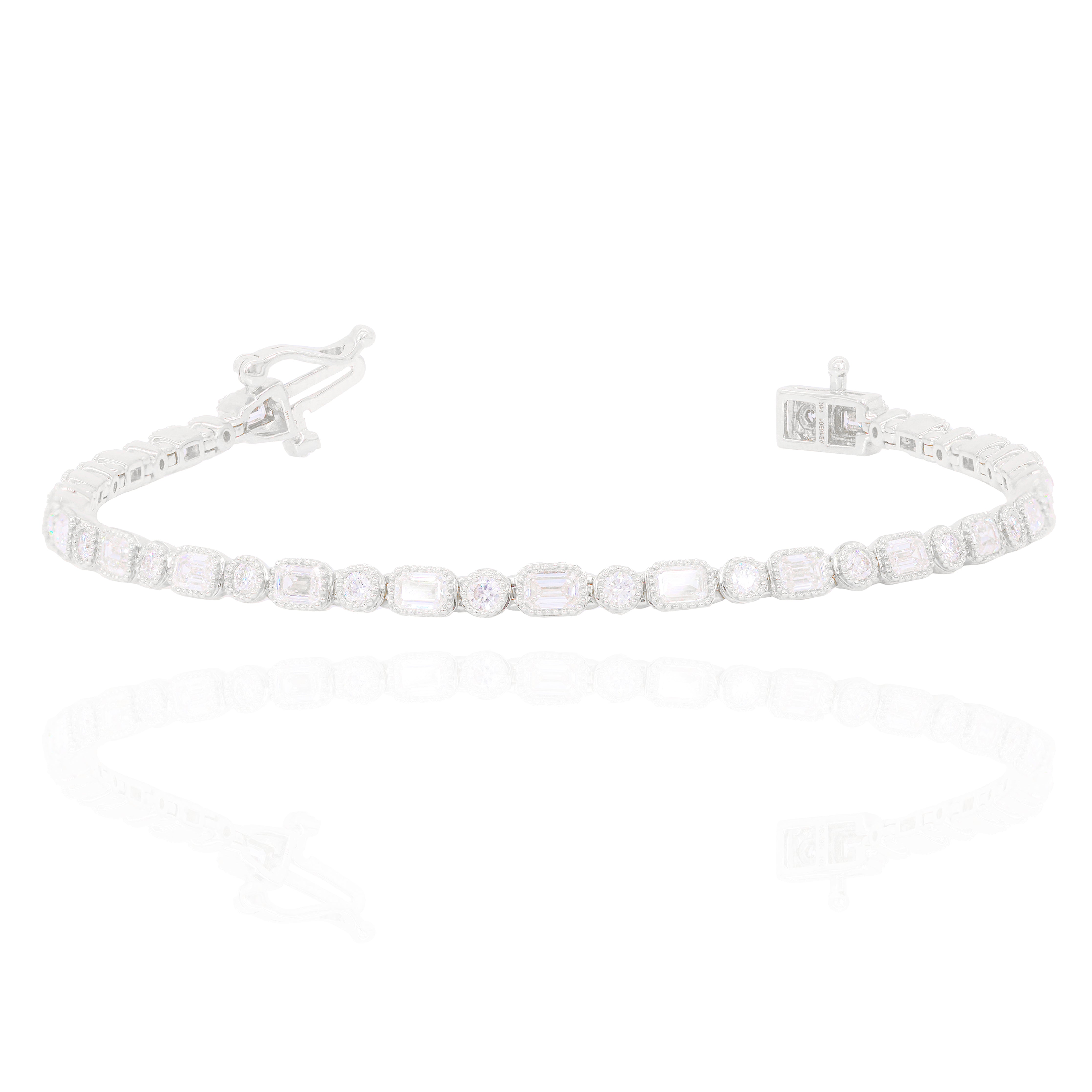 Alternating Round & Emerald Cut Diamond Tennis Bracelet