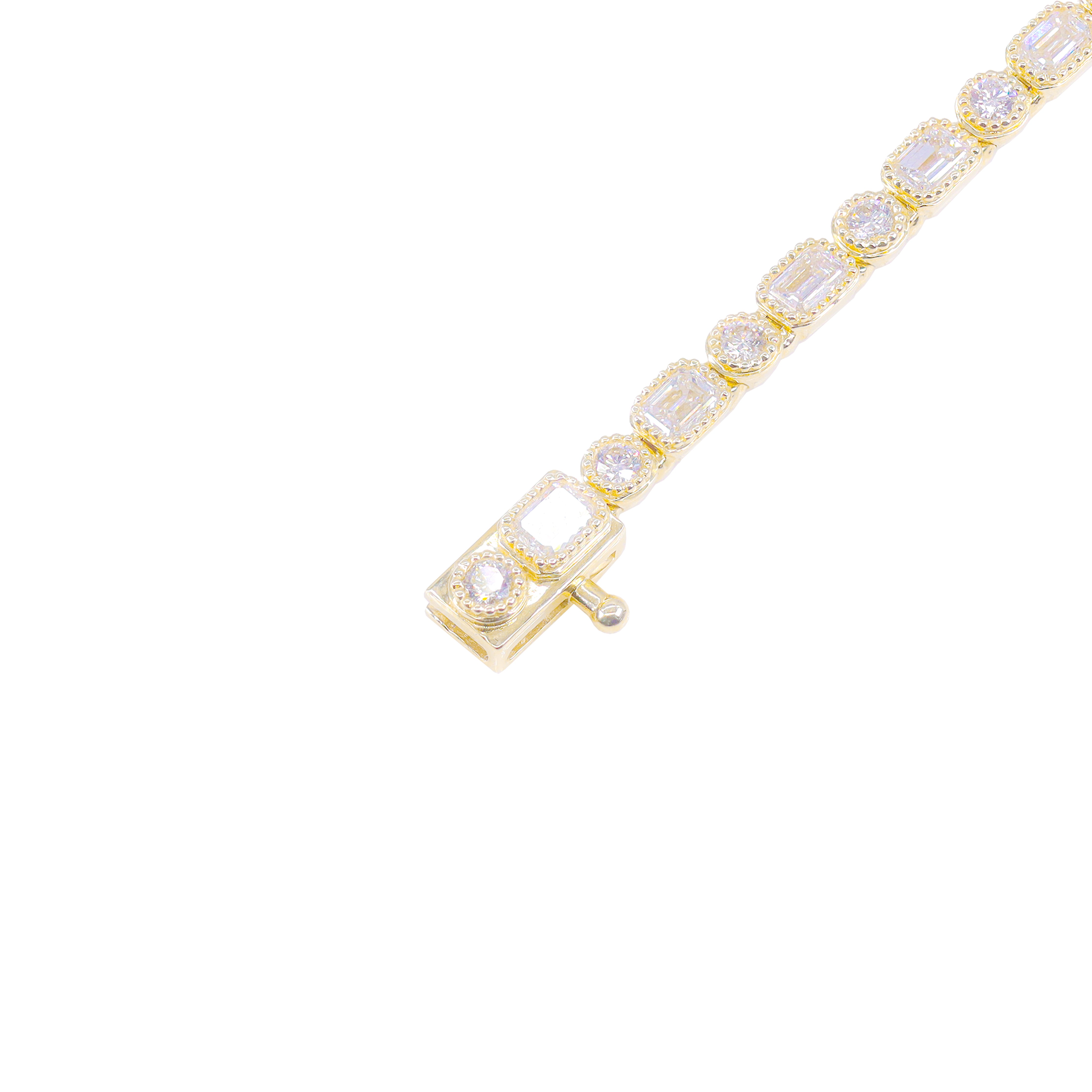 Alternating Round & Emerald Cut Diamond Tennis Bracelet