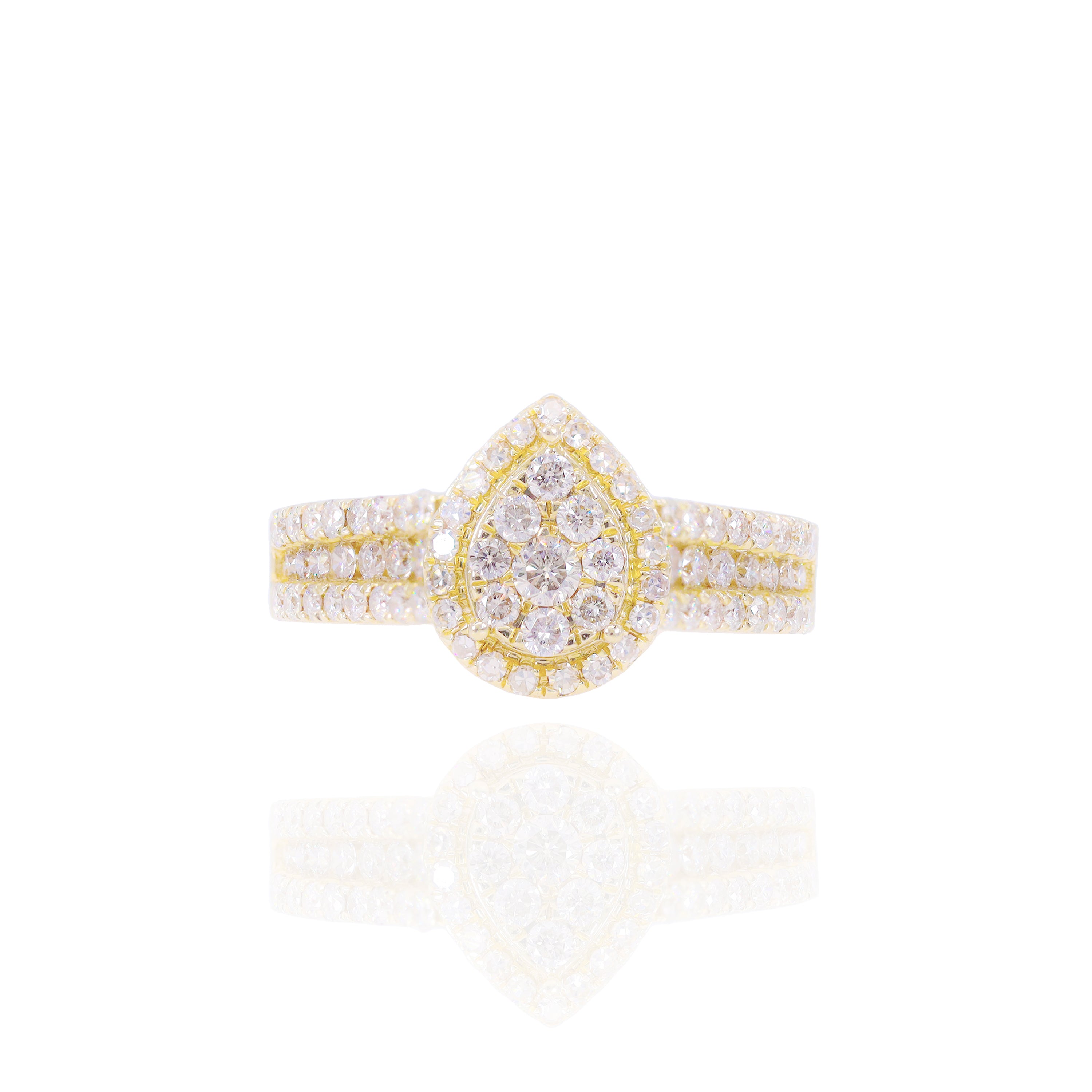 Pear Shaped Diamond Engagement Ring & Band