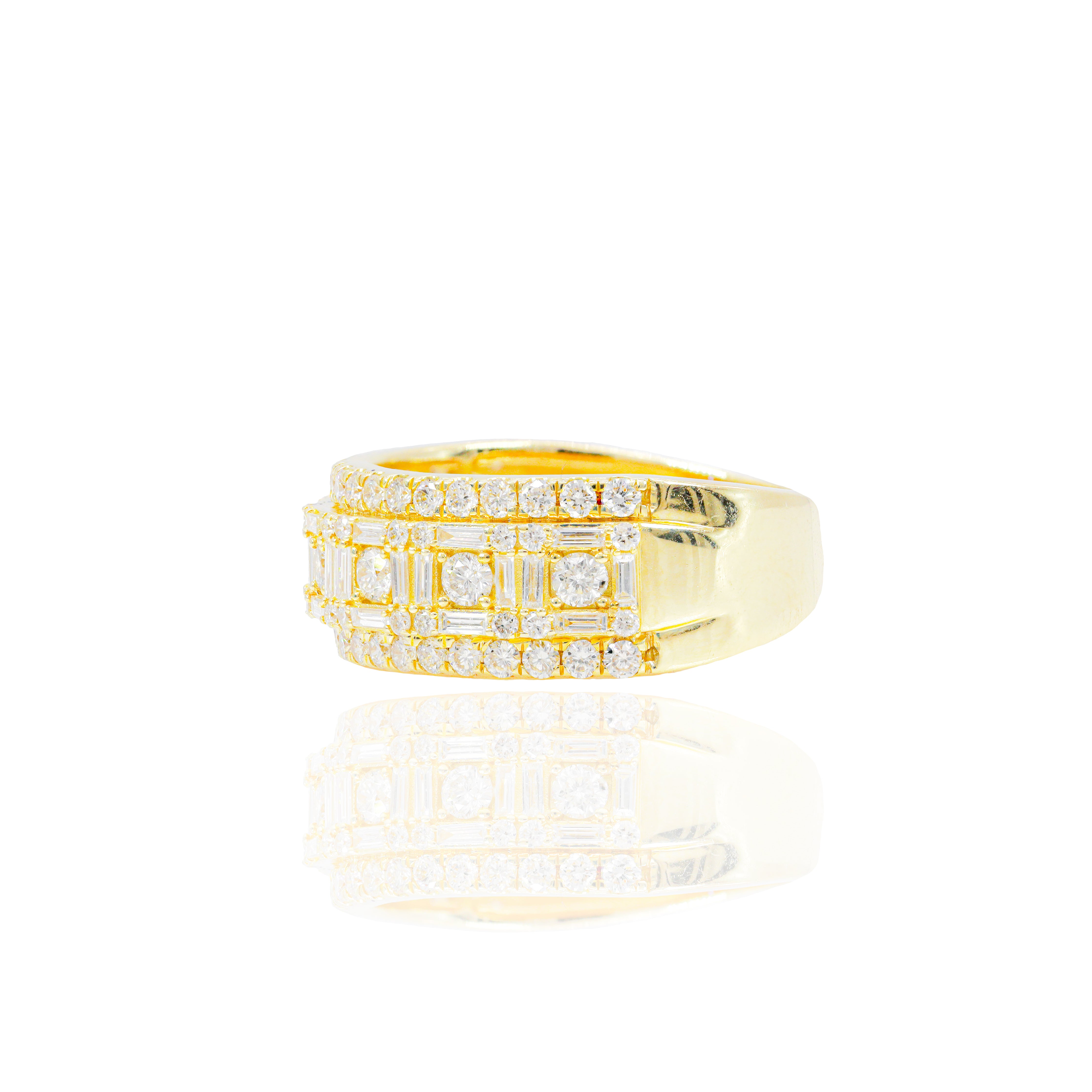Round Diamond with Baguette Border Diamond Band