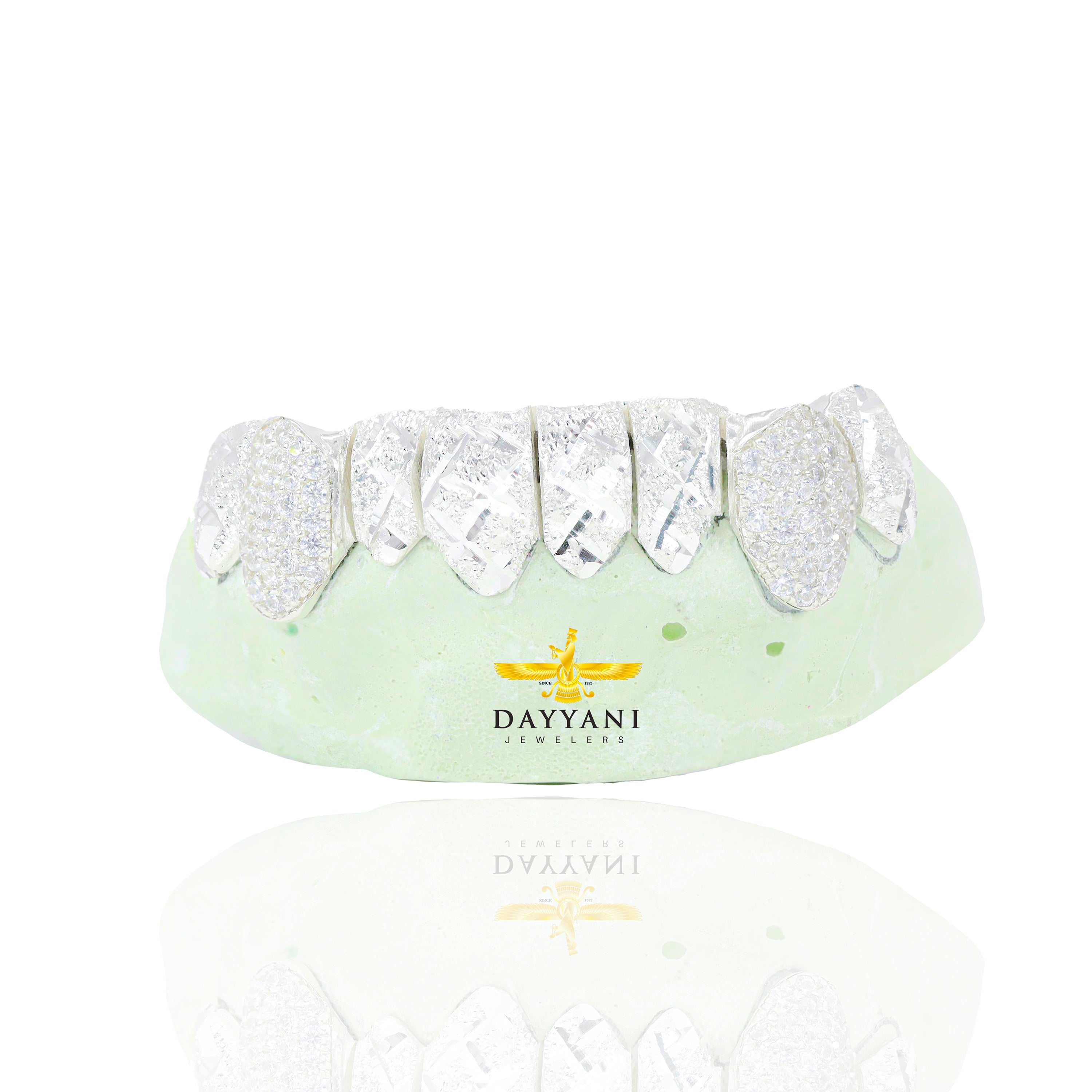 Custom 8 on 8 Teeth Diamond Cut & Diamond Dust with Bussdown on Fangs Gold Grillz