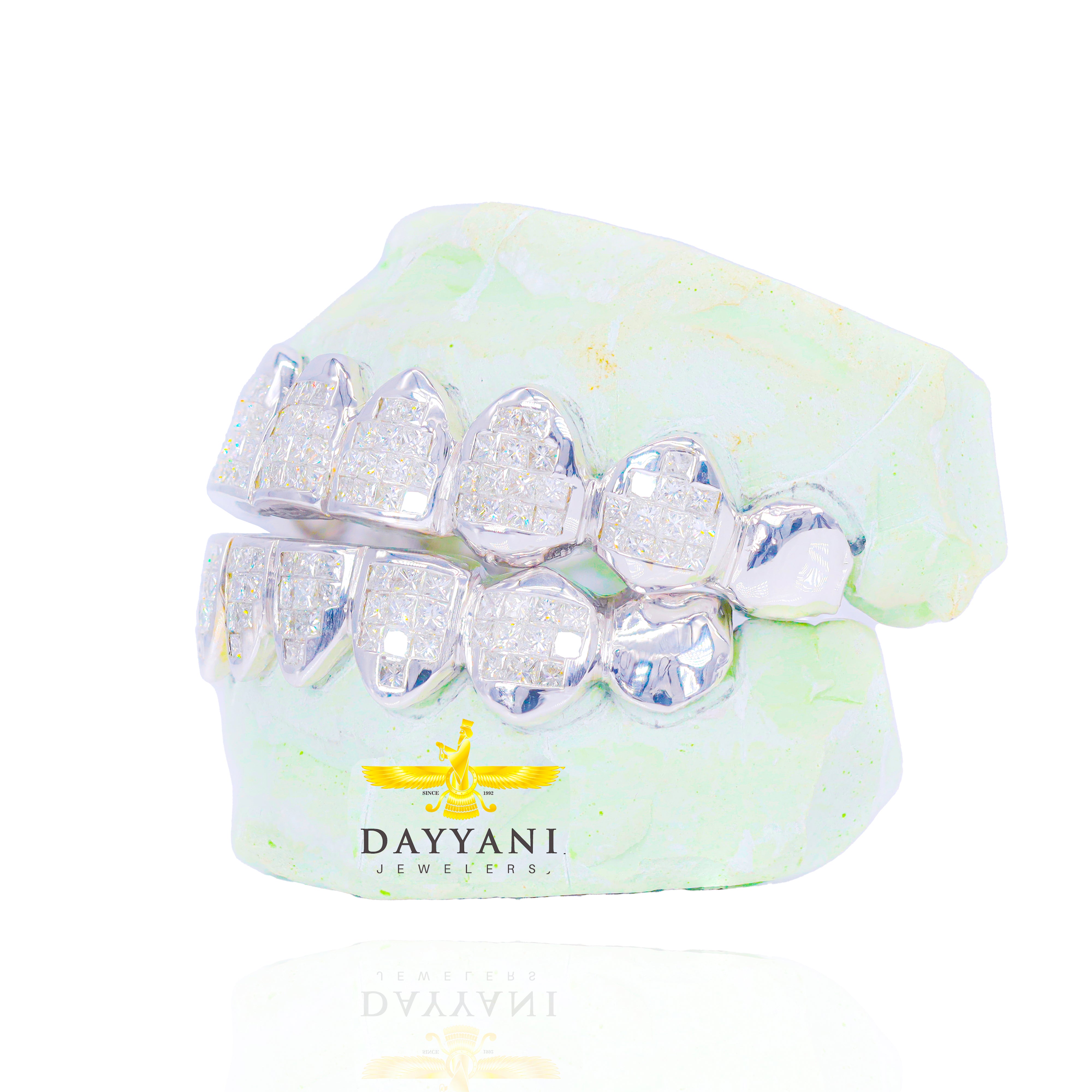 Custom VVS Diamond Grillz Hand Set Natural Princess Cut Diamond Gold Grillz (Invisible Setting)