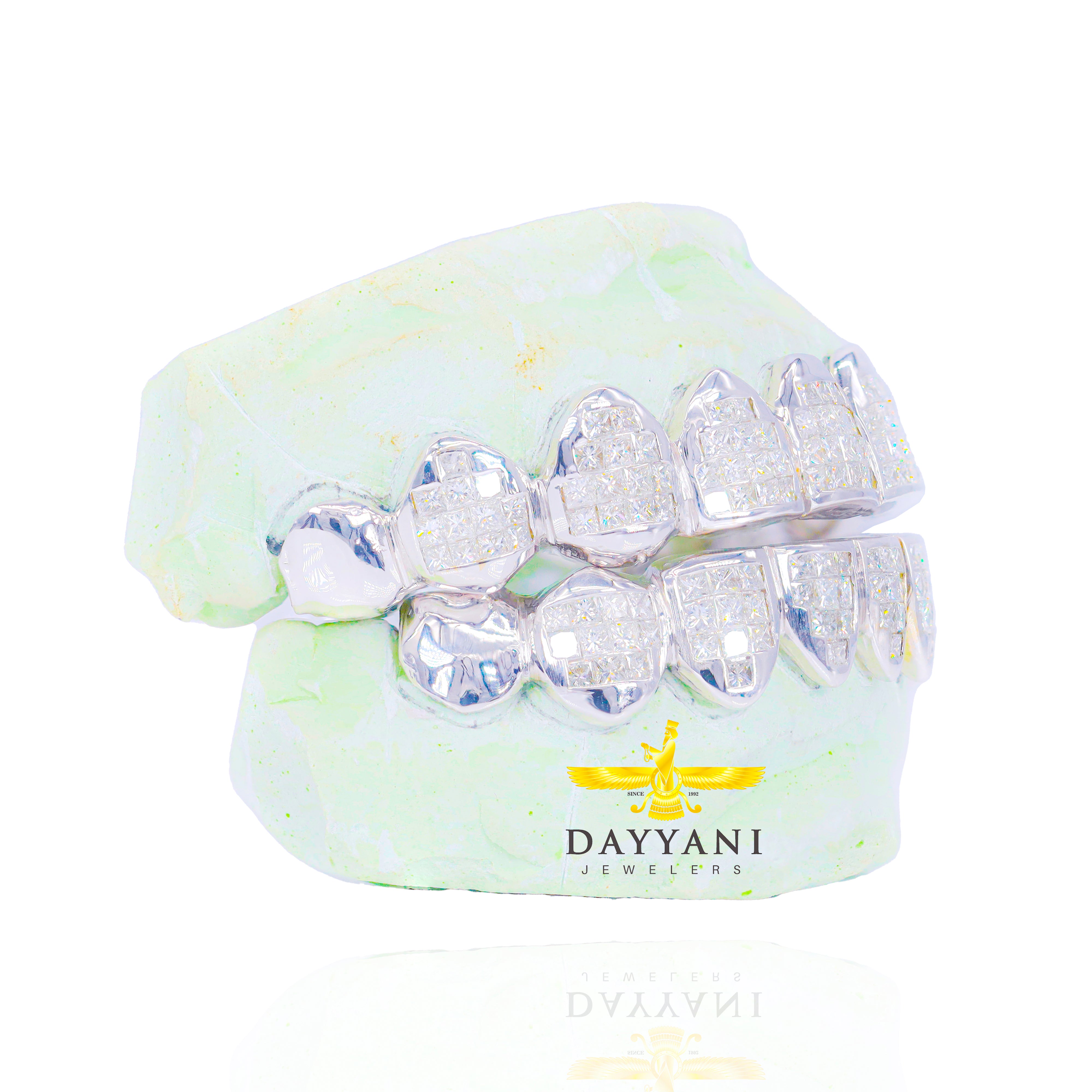 Custom VVS Diamond Grillz Hand Set Natural Princess Cut Diamond Gold Grillz (Invisible Setting)