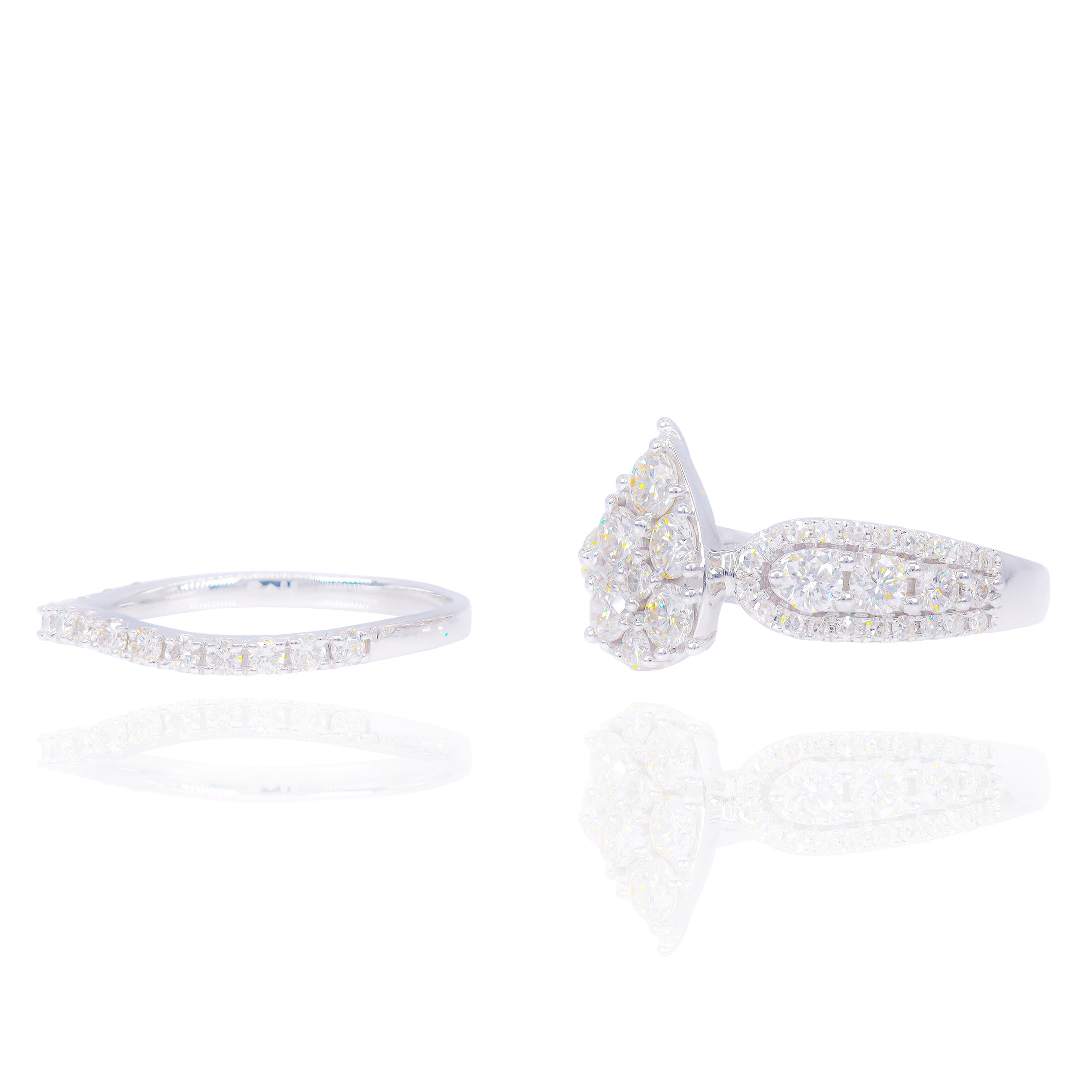 Pear Shape Diamond Engagement Ring & Band