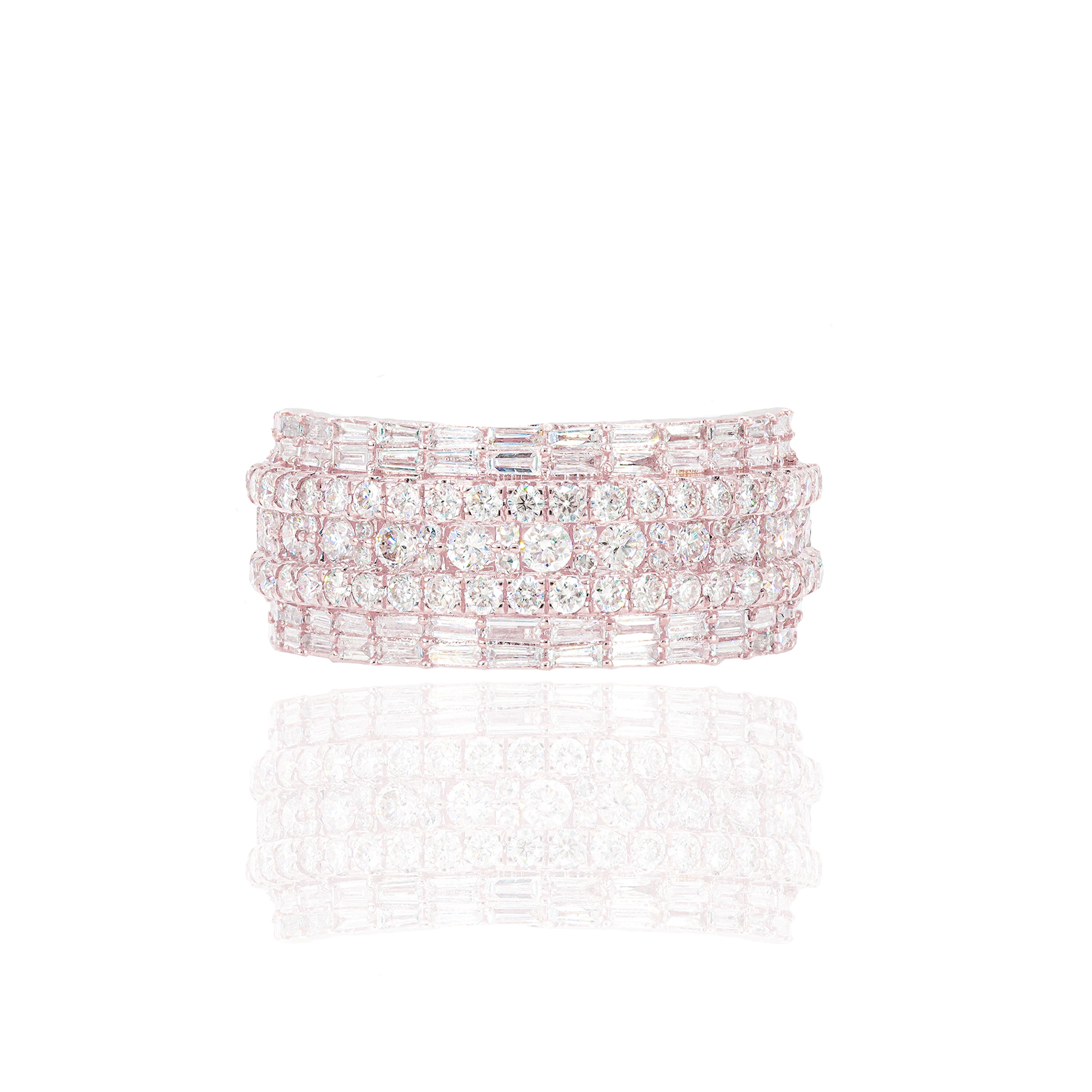Center Row Round Diamond w/ Baguette Diamond Border Ring