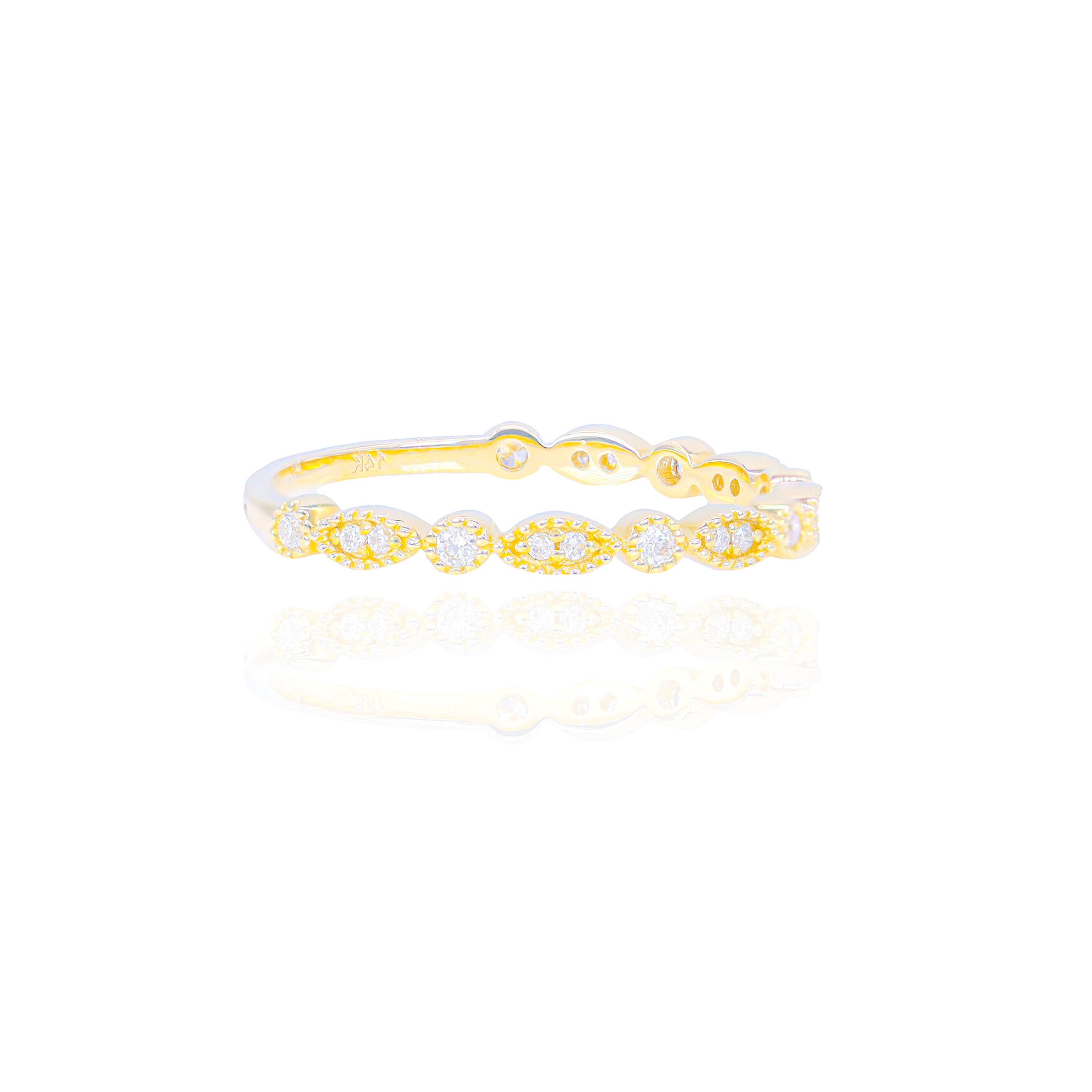 Alternating Pear & Round Shape Diamond Ring