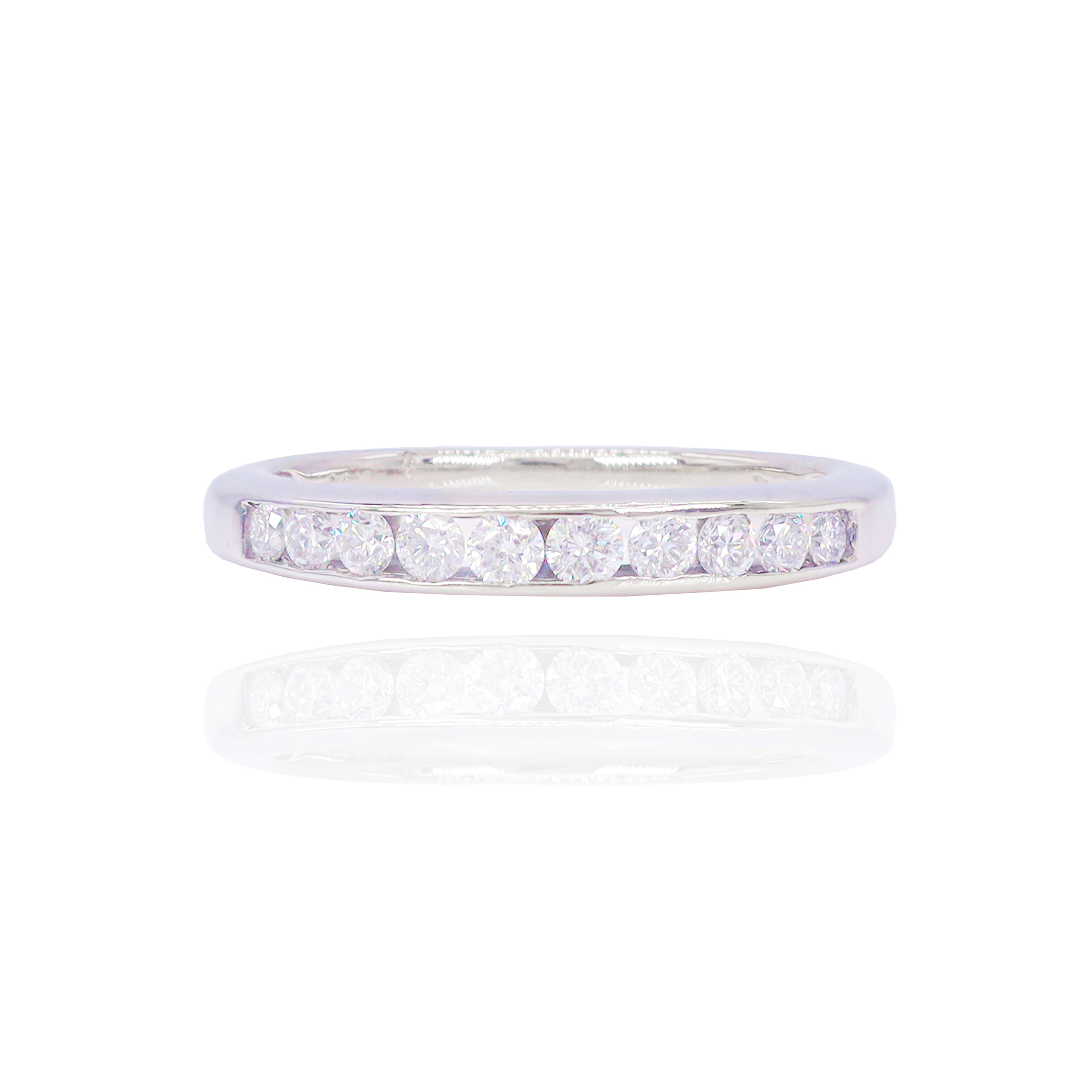 7-Pointer One Row White Gold Diamond Band