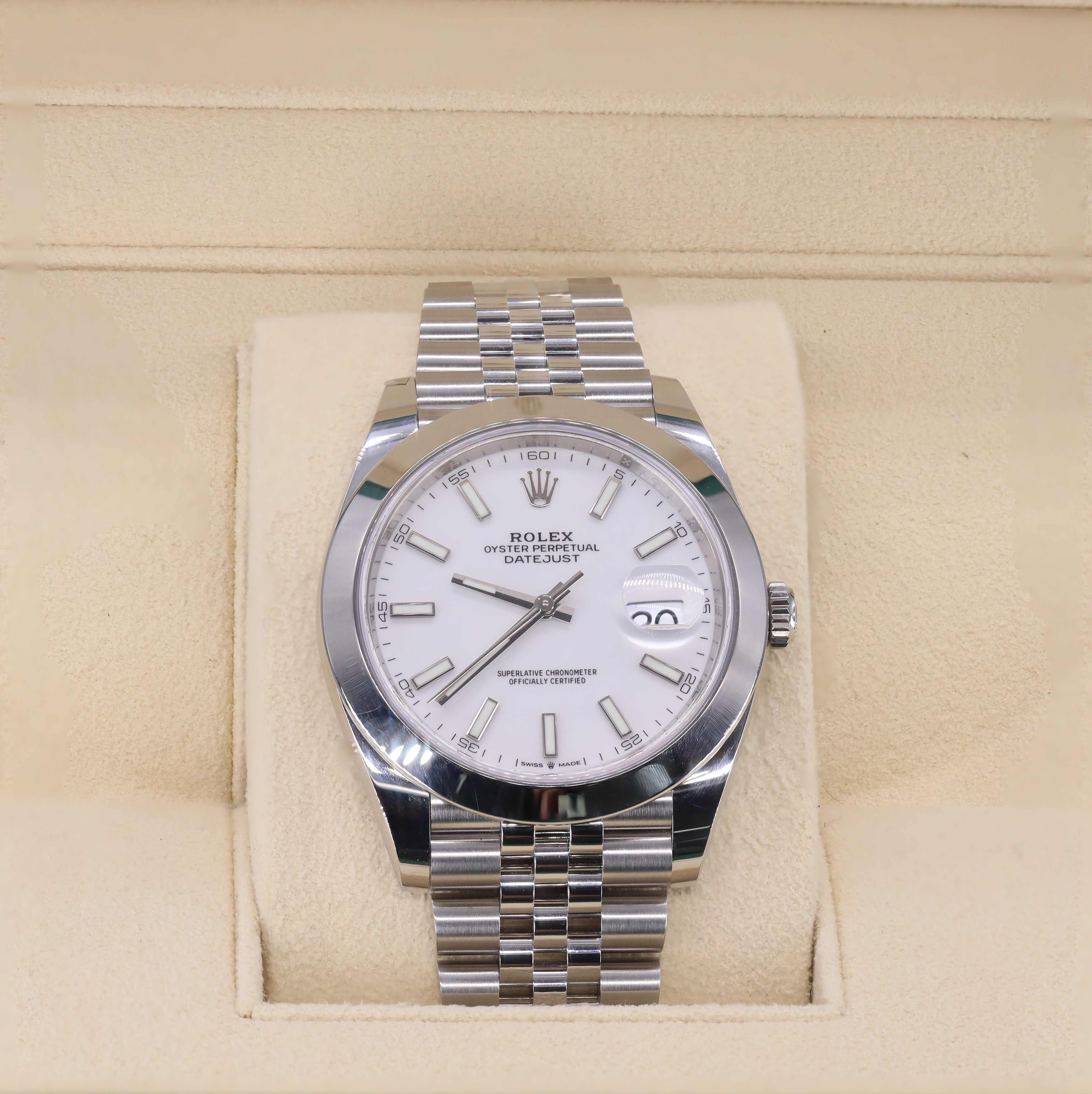 Rolex 126300 DateJust White Dial 41mm Smooth Bezel