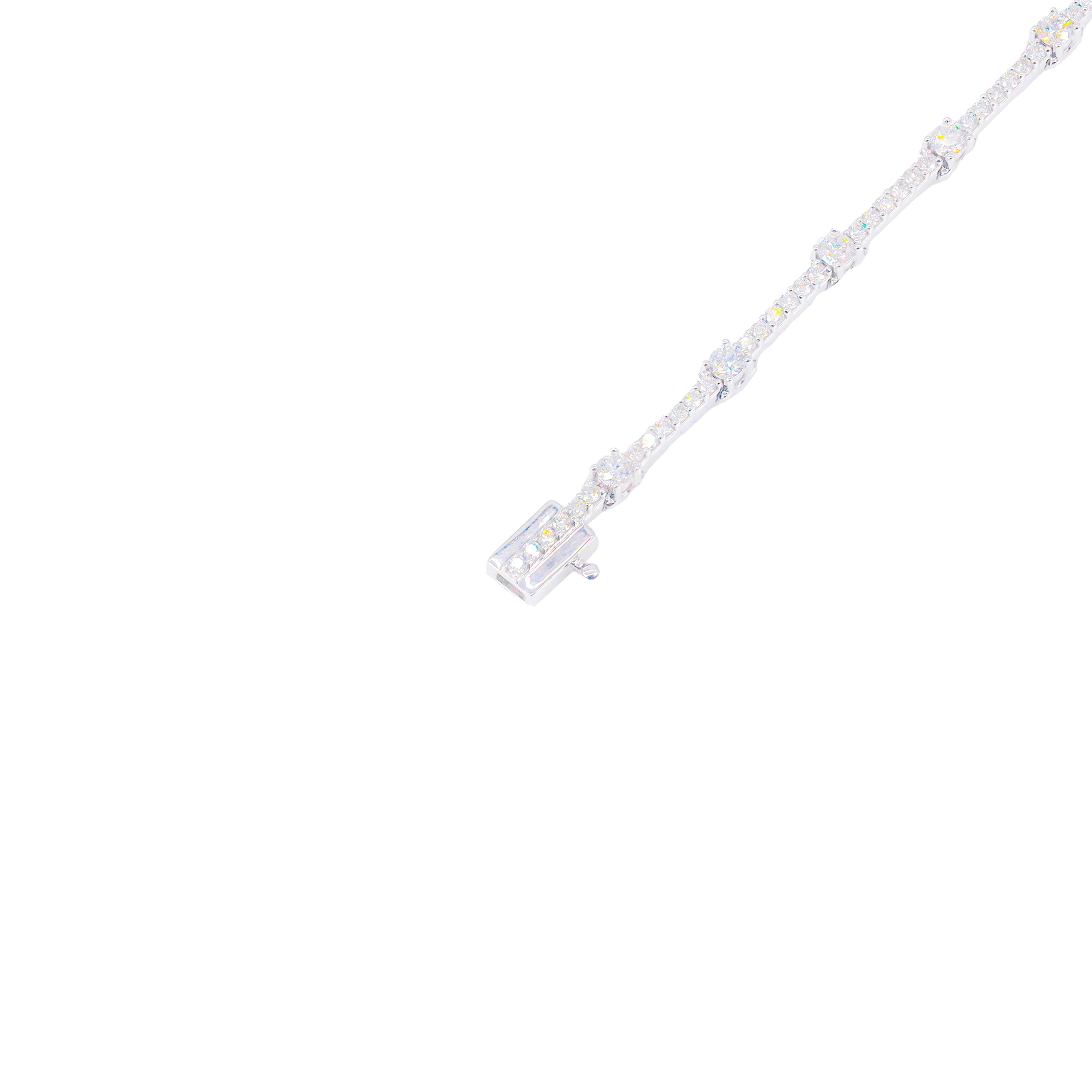 Round Diamond Tennis Bracelet with 6-Pointer Diamond Links