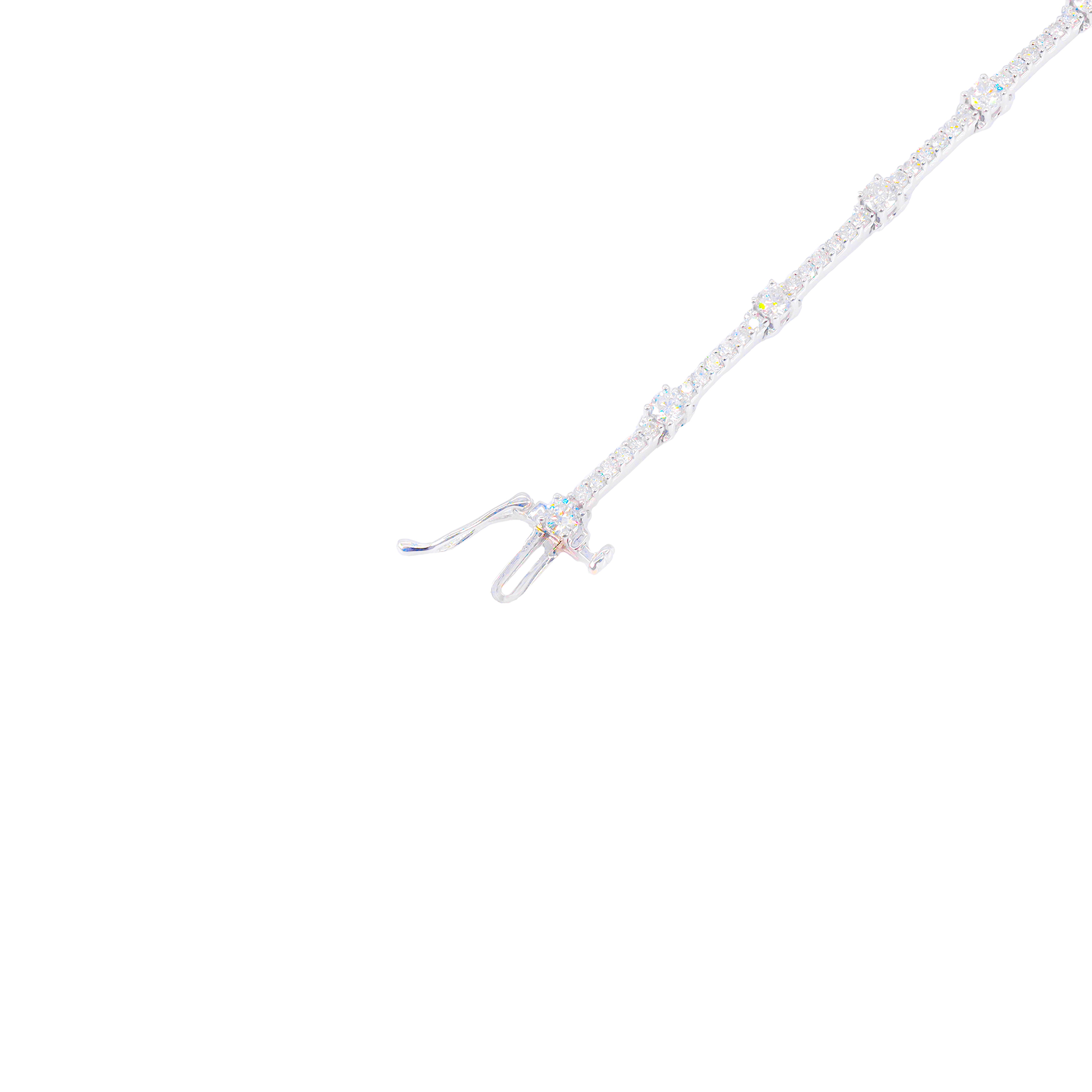 Round Diamond Tennis Bracelet with 6-Pointer Diamond Links