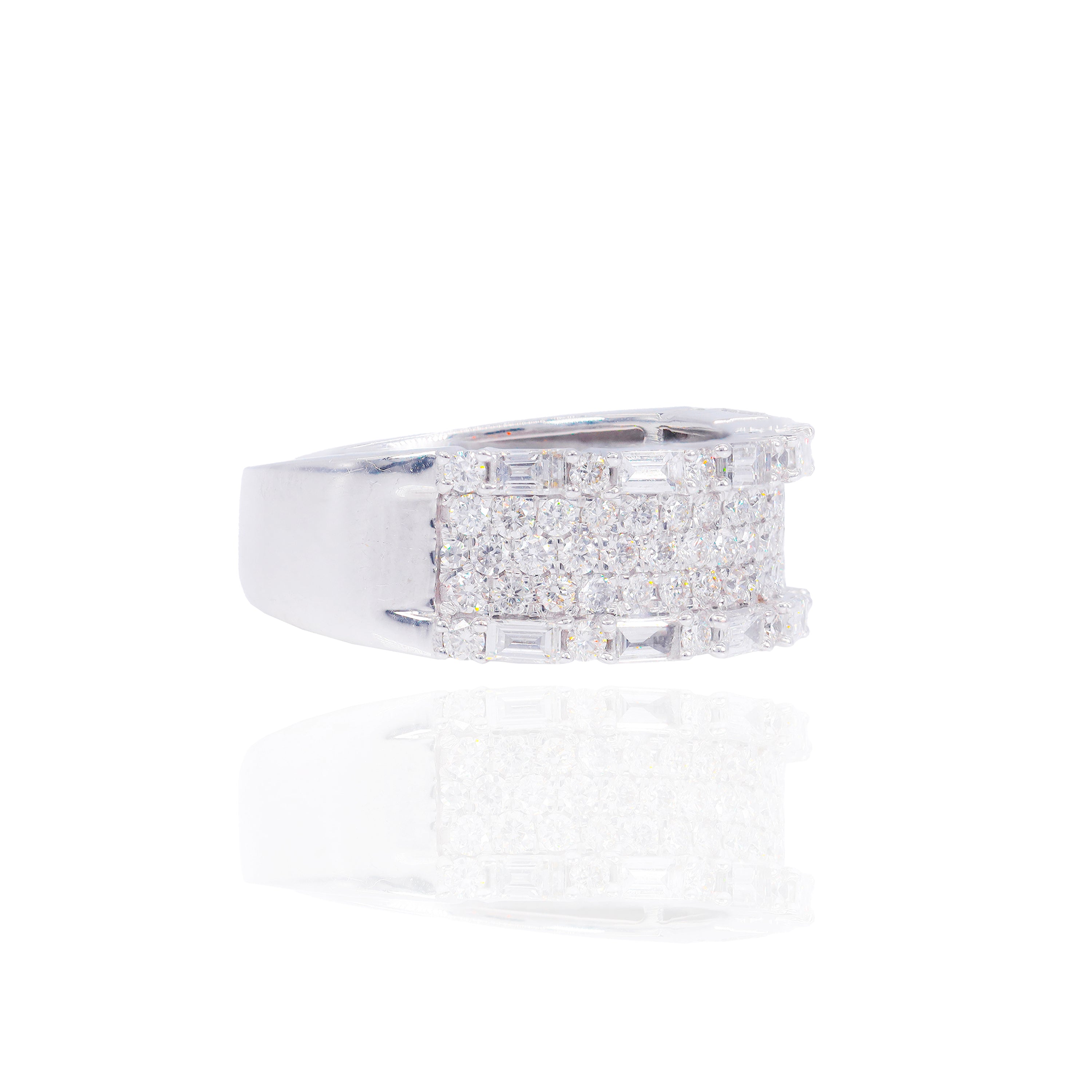 Round & Baguette Diamond Border Ring Band