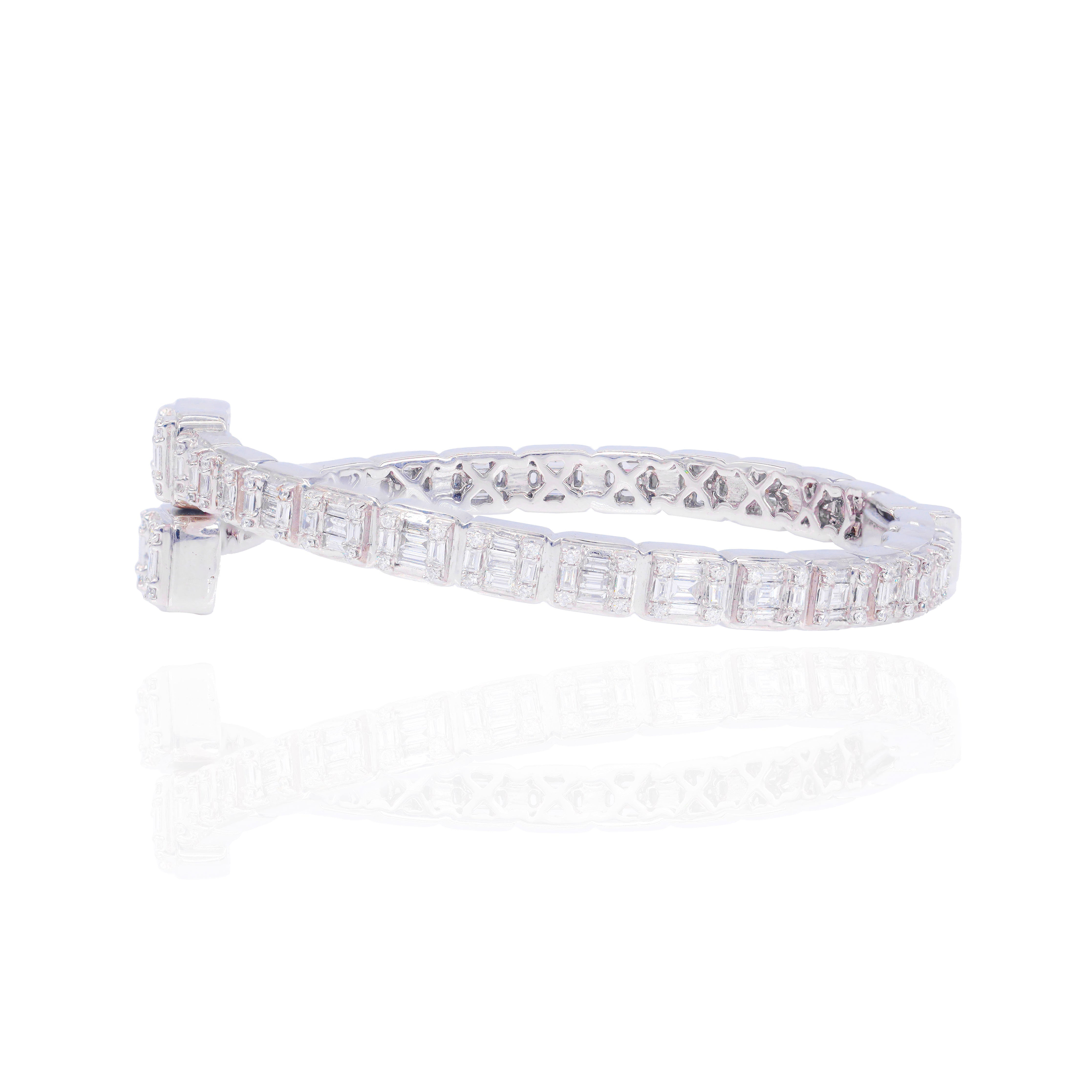 Square Baguette Diamond Diamond Bangle Bracelet