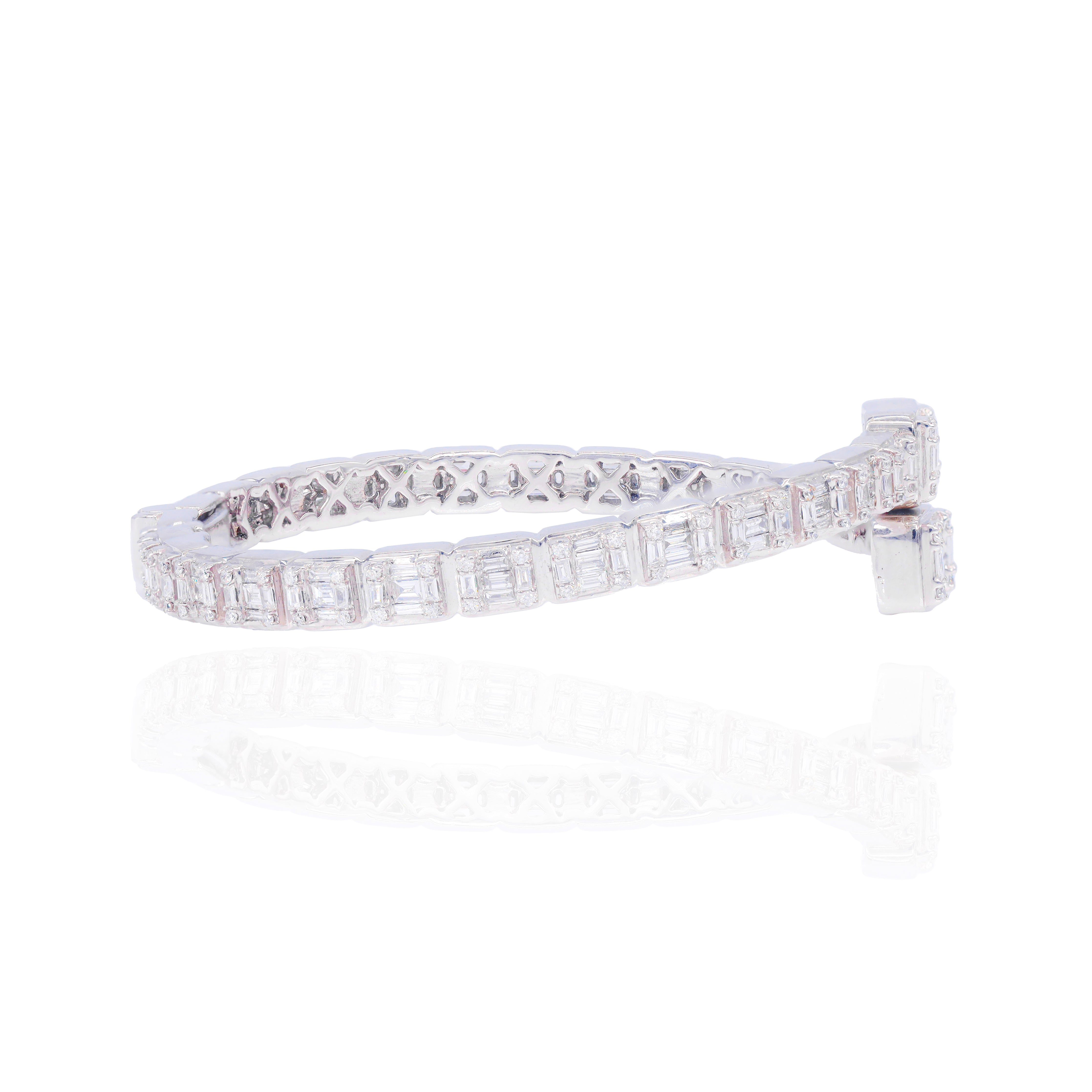 Square Baguette Diamond Diamond Bangle Bracelet