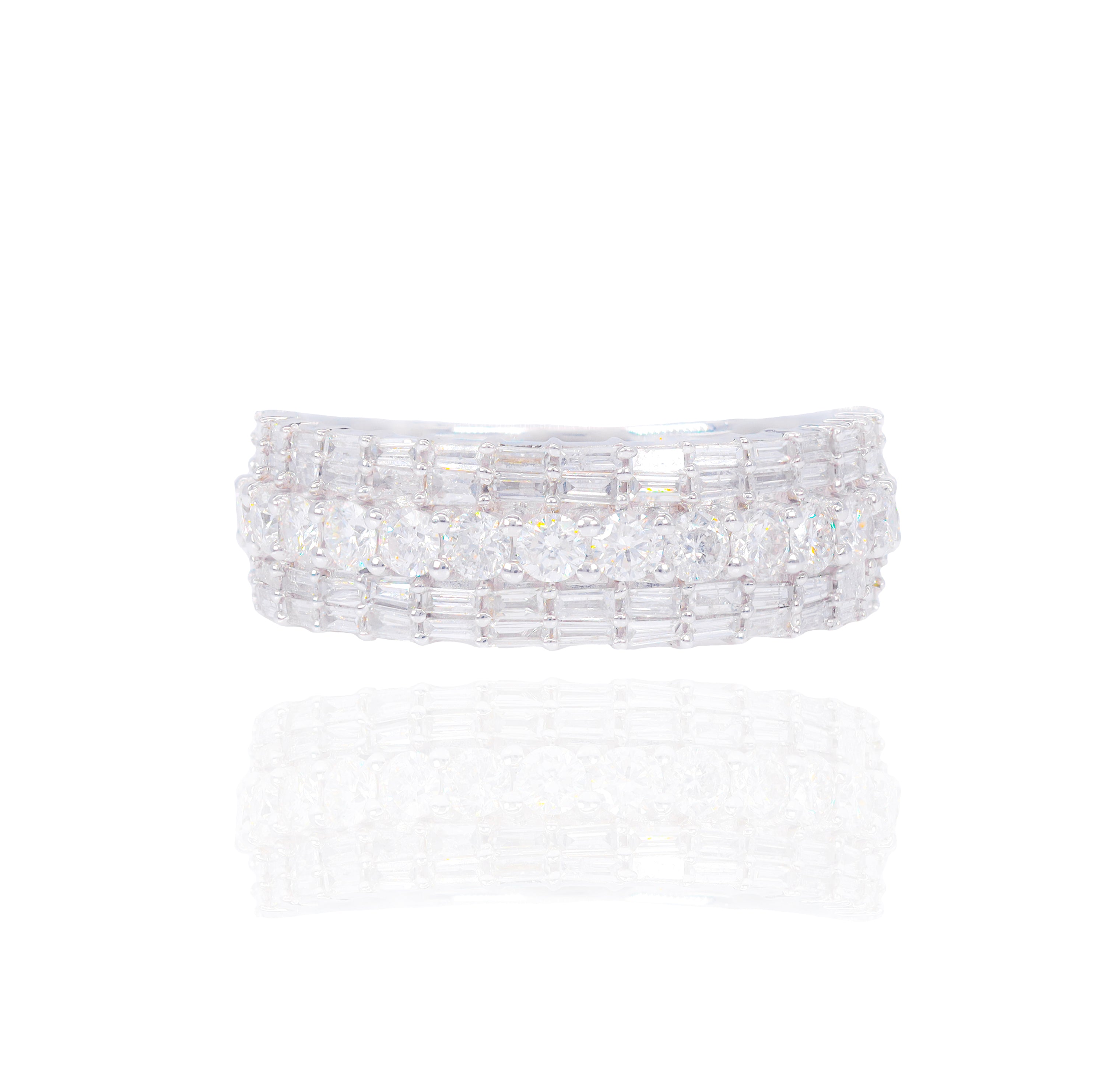 Middle Round Diamond Row Baguette Diamond Border Ring Band