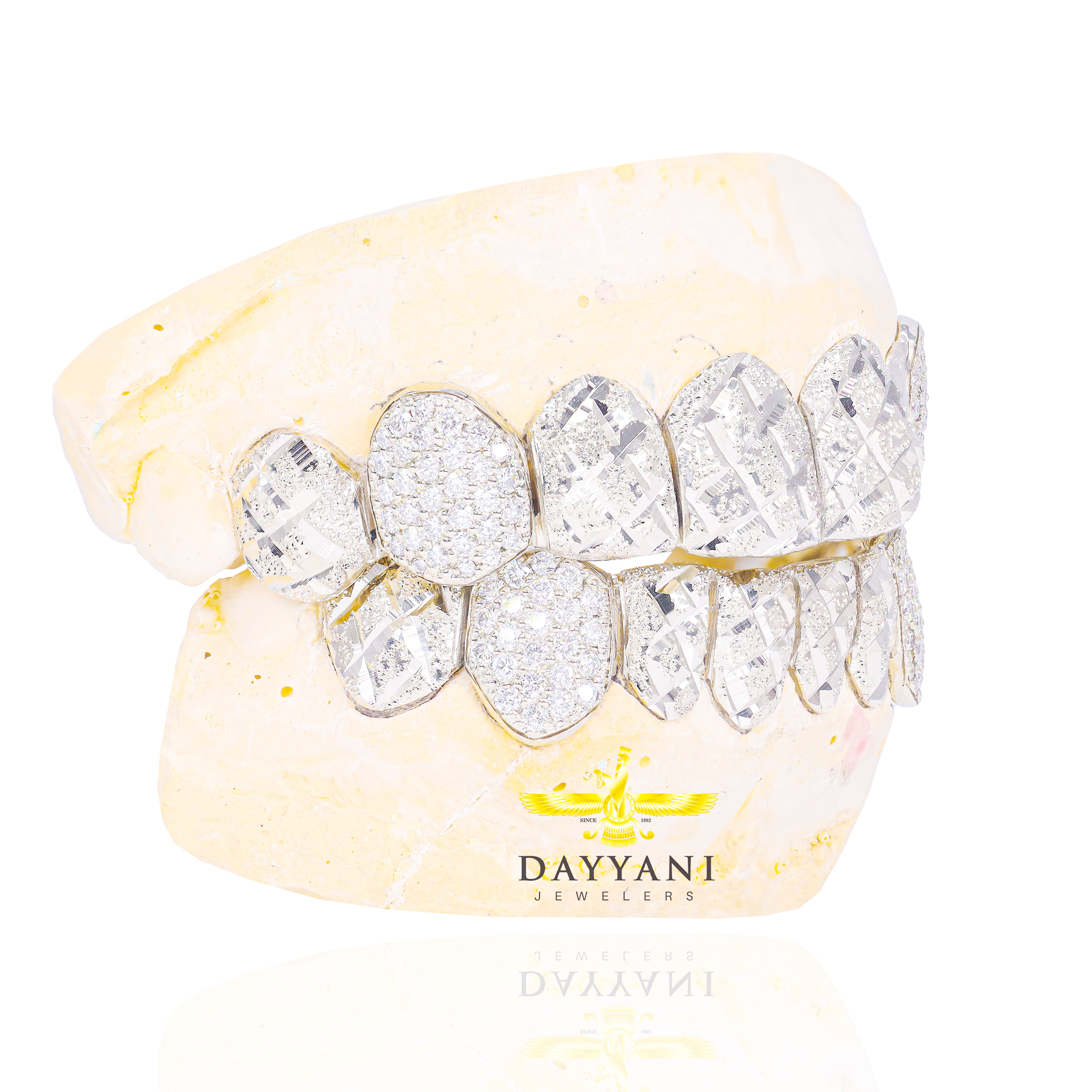 Custom 8 on 8 Teeth Diamond Cut & Diamond Dust with Diamond Fangs Gold Grillz