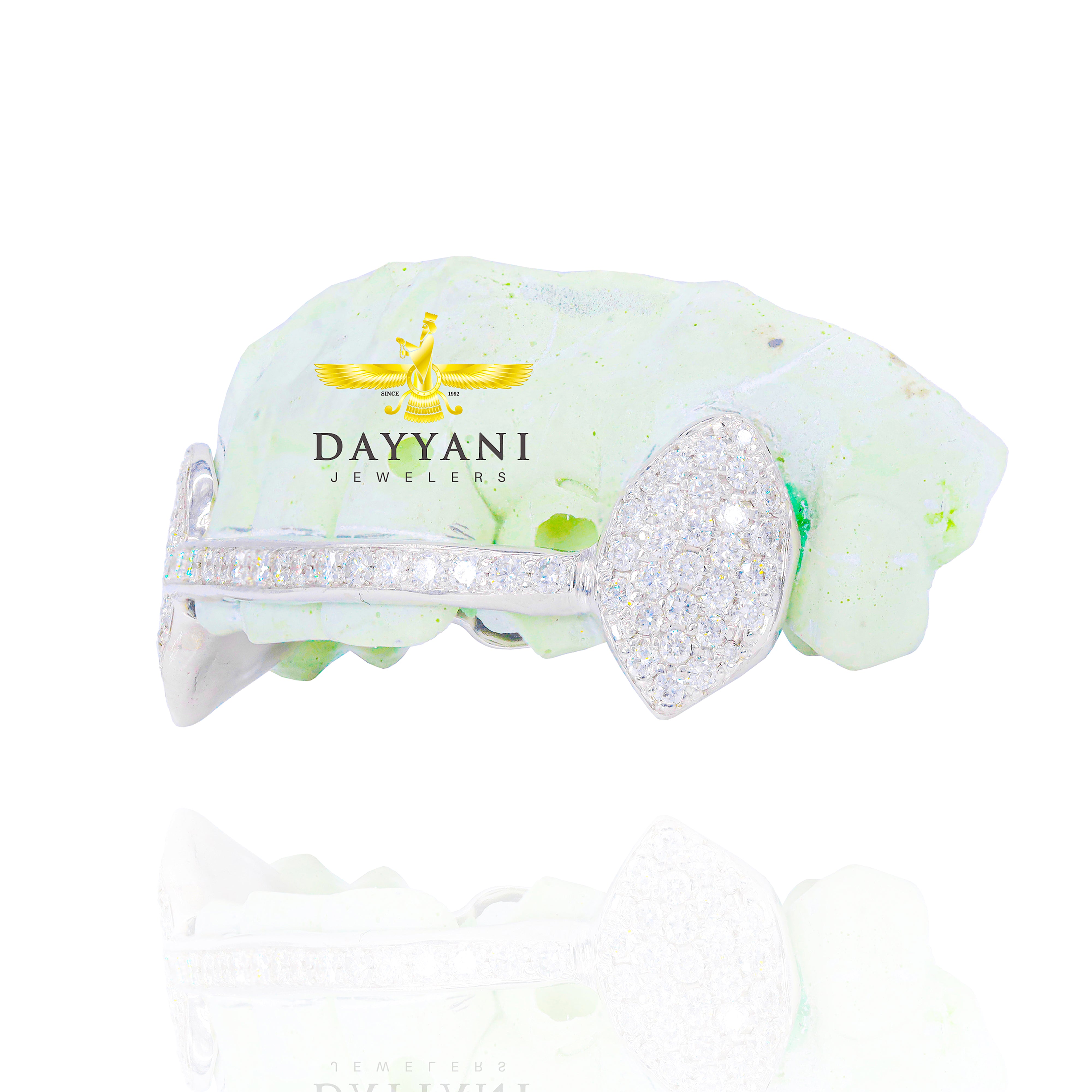 Custom Middle One Row Diamond Bar with Diamond Fangs Gold Grillz