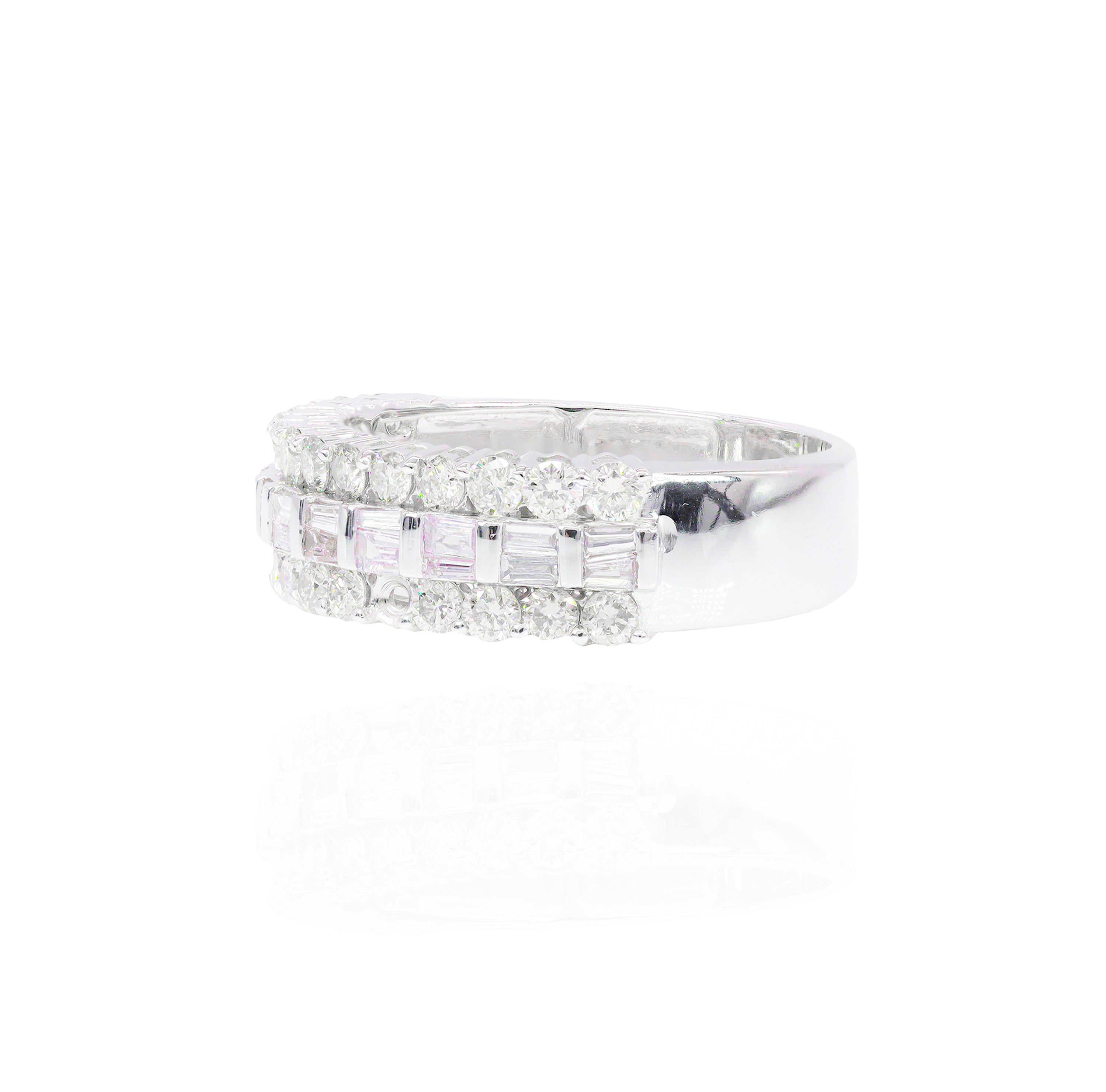 Baguette Center w/ Round Border Diamond Ring Band