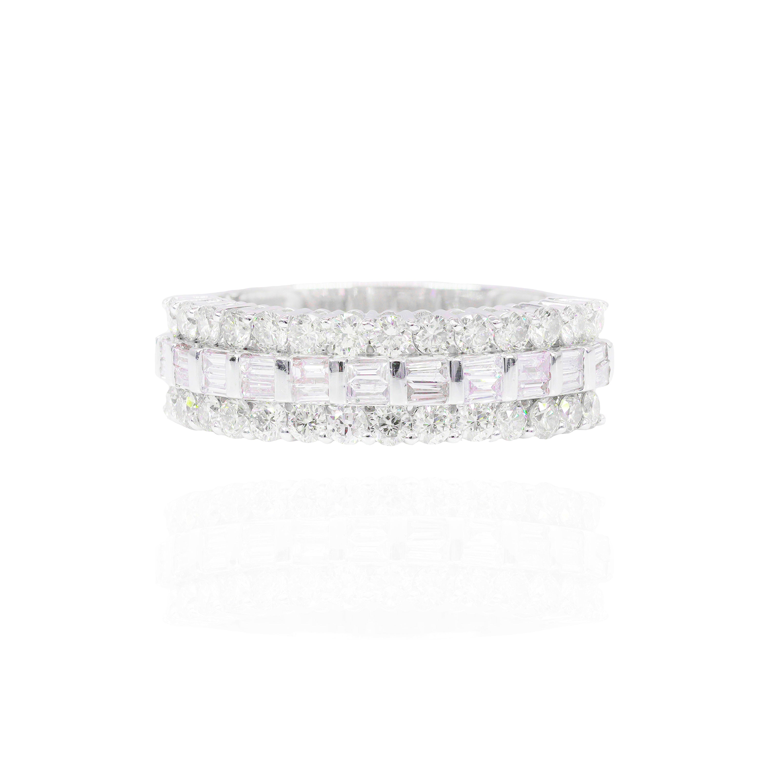 Baguette Center w/ Round Border Diamond Ring Band