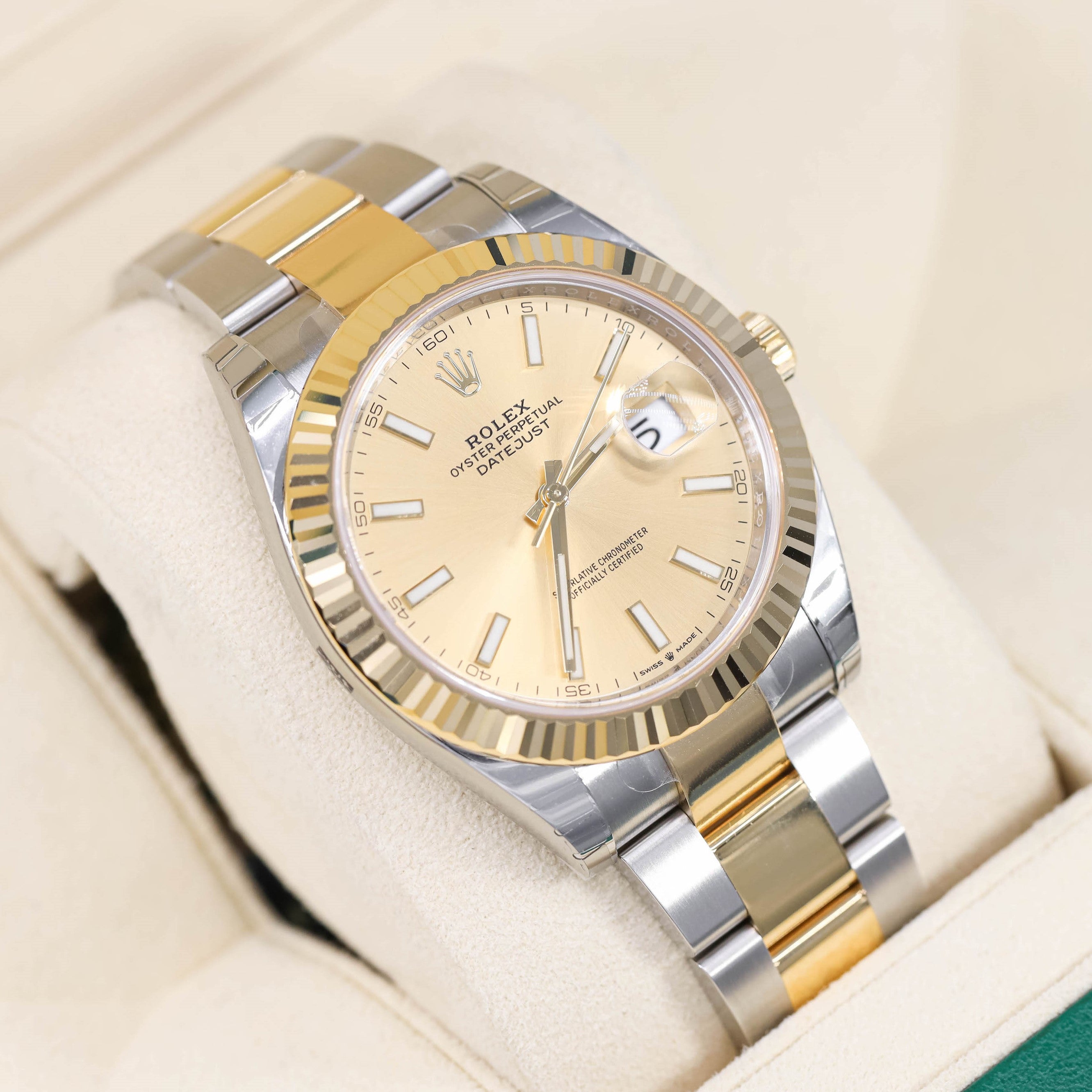 Rolex 126333 Datejust 41mm Mens Oyster Two-Tone 18K Gold Fluted Bezel & Champagne Dial