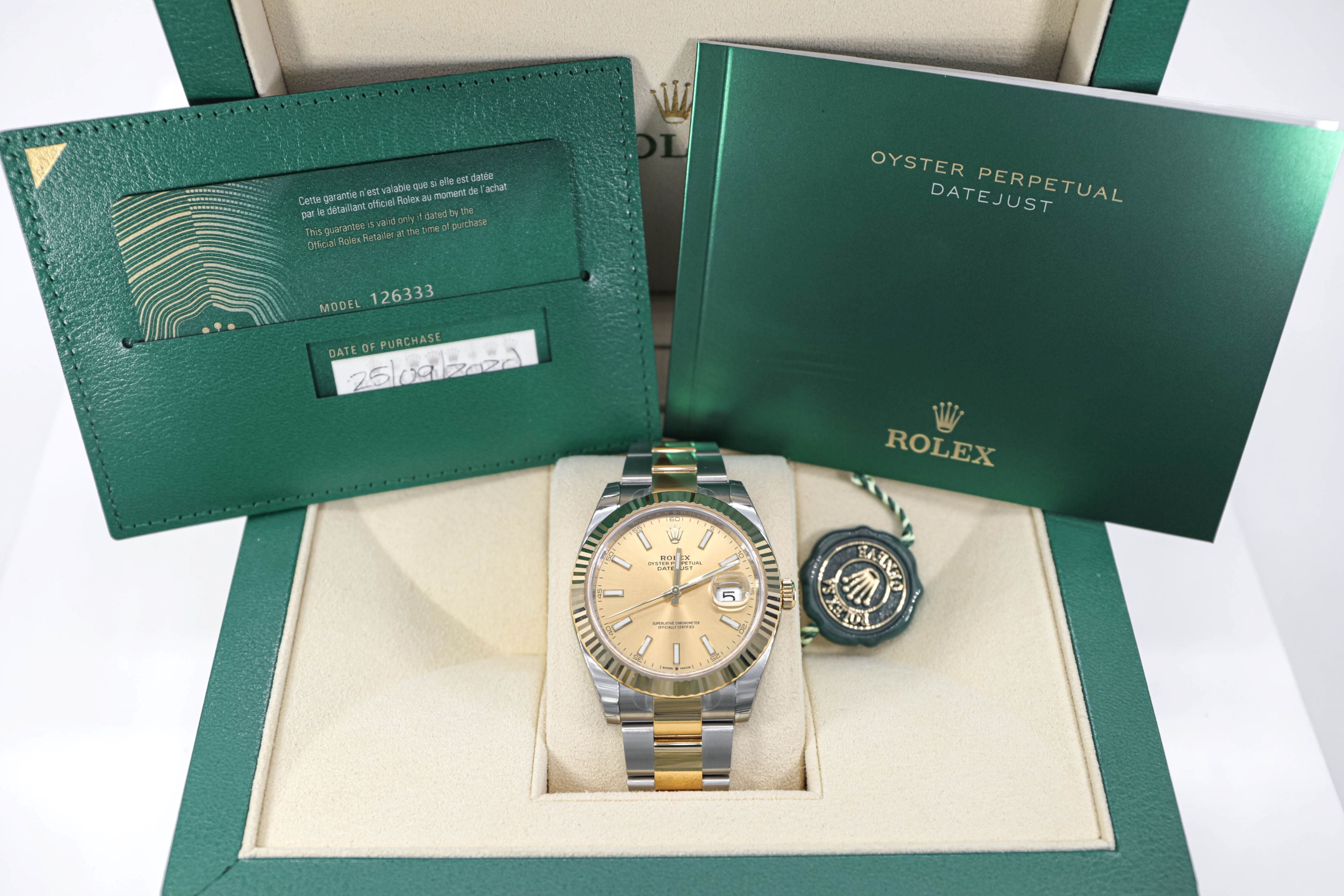 Rolex 126333 Datejust 41mm Mens Oyster Two-Tone 18K Gold Fluted Bezel & Champagne Dial