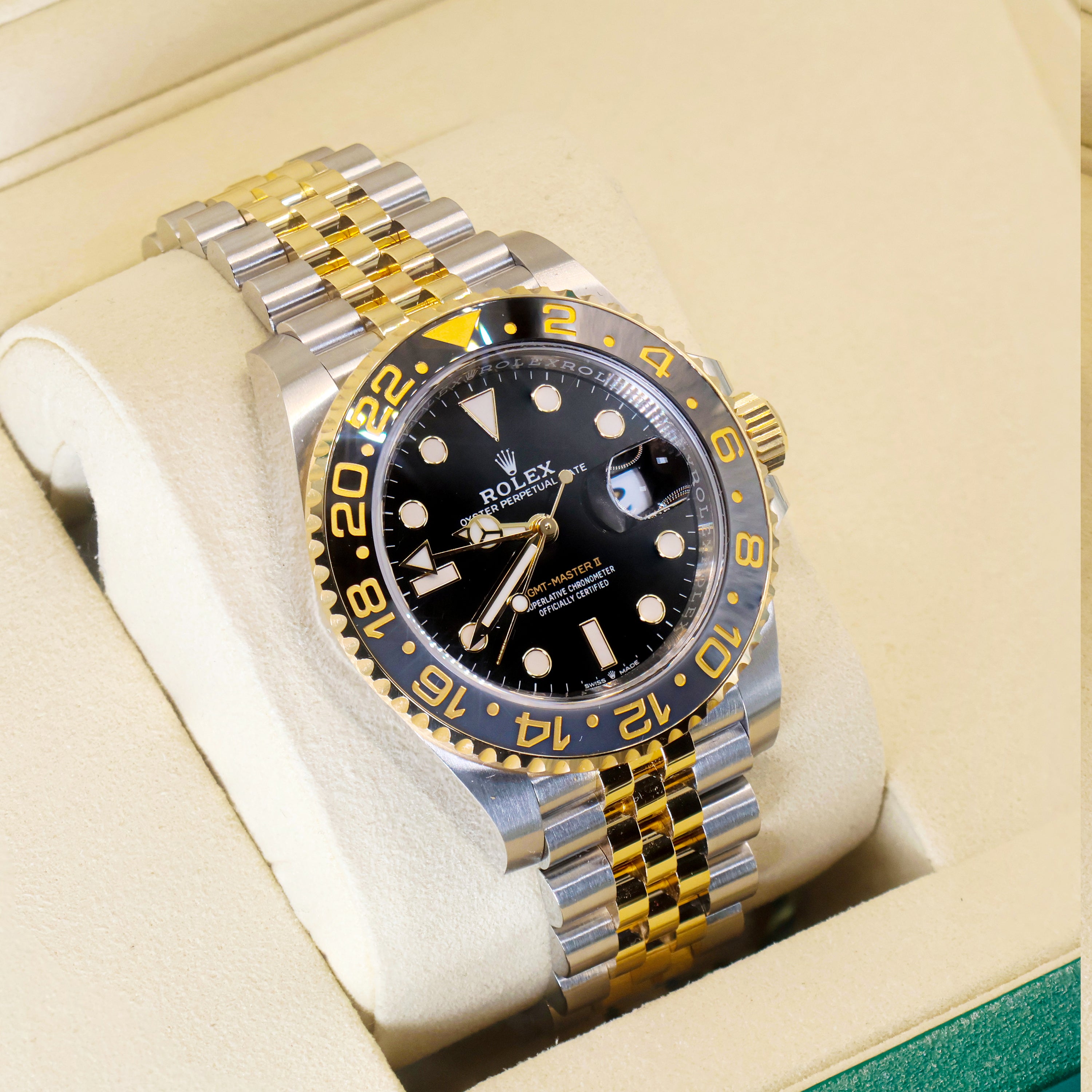 Rolex GMT-Master II Bumblebee 40mm 126713GRNR Jubilee Oystersteel Bracelet