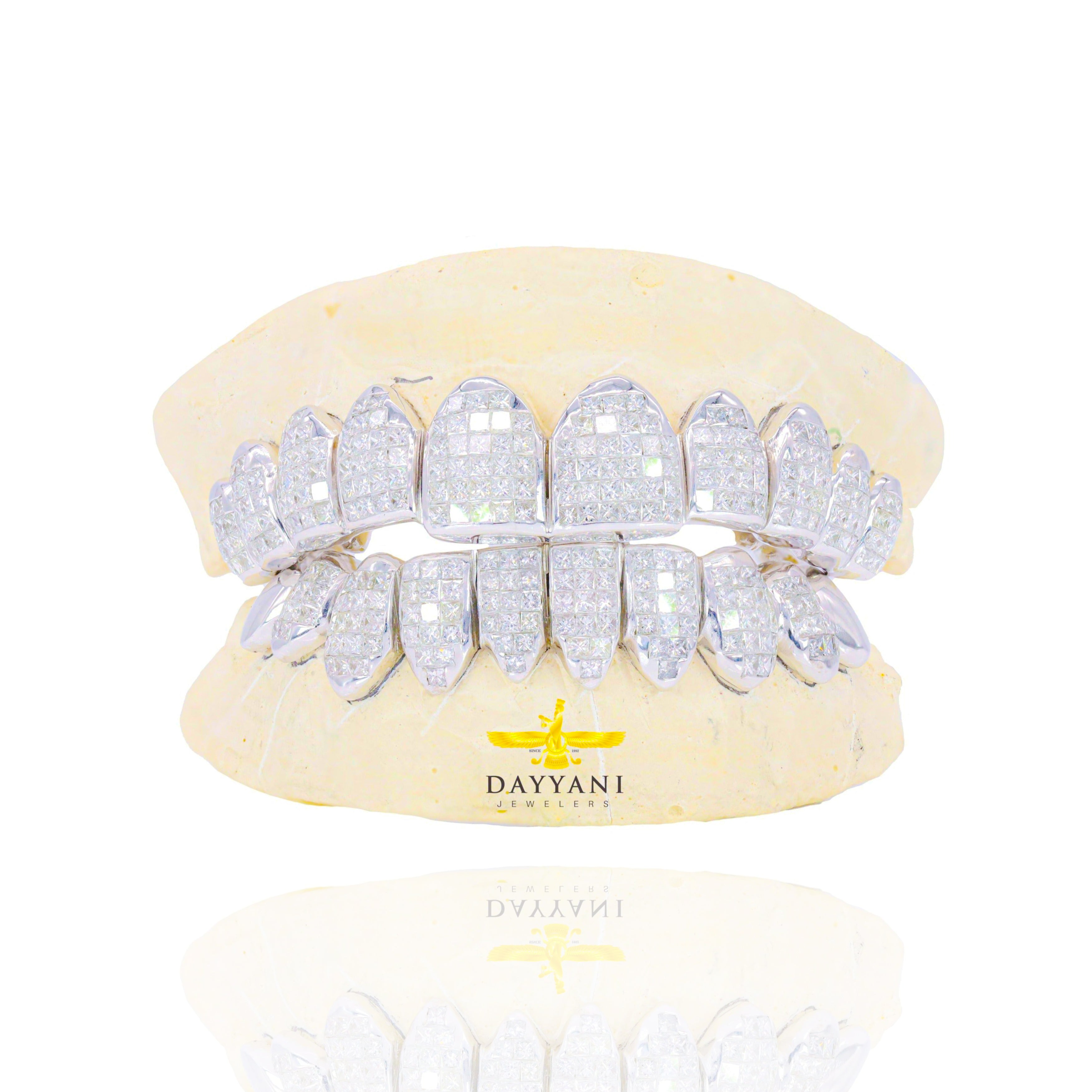 Custom VVS Diamond Grillz Hand Set Natural Princess Cut Diamond Gold Grillz (Invisible Setting)