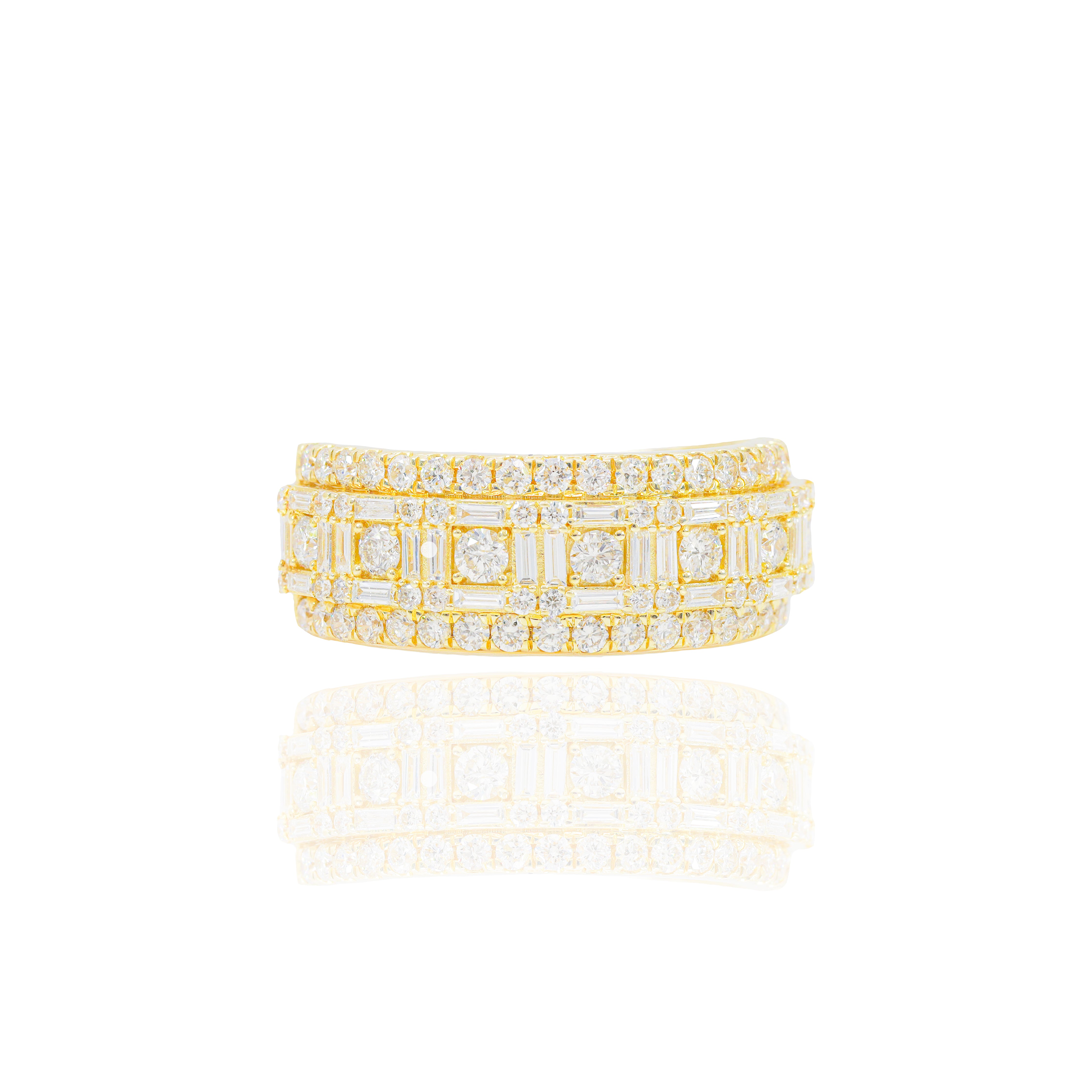 Round Diamond with Baguette Border Diamond Band