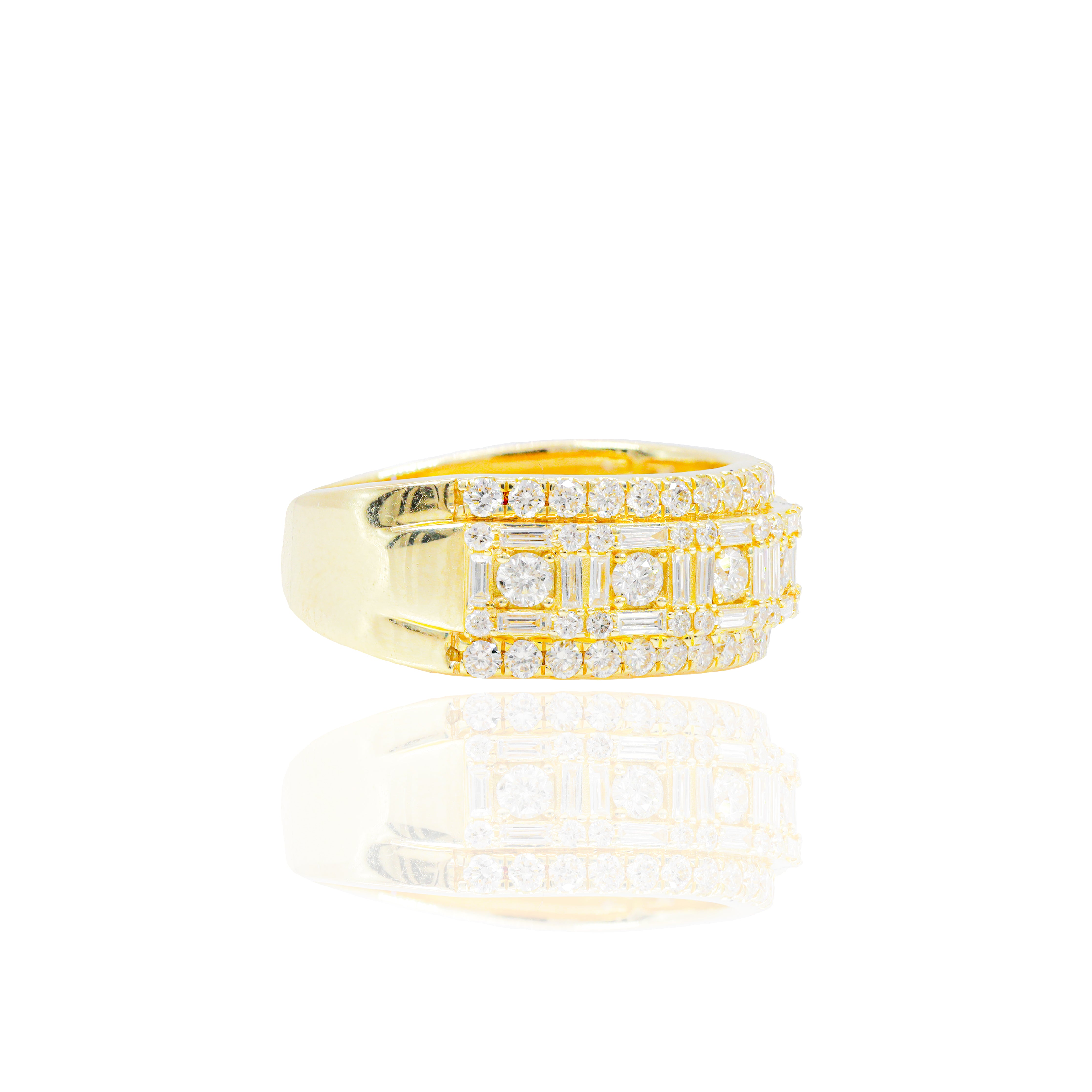 Round Diamond with Baguette Border Diamond Band