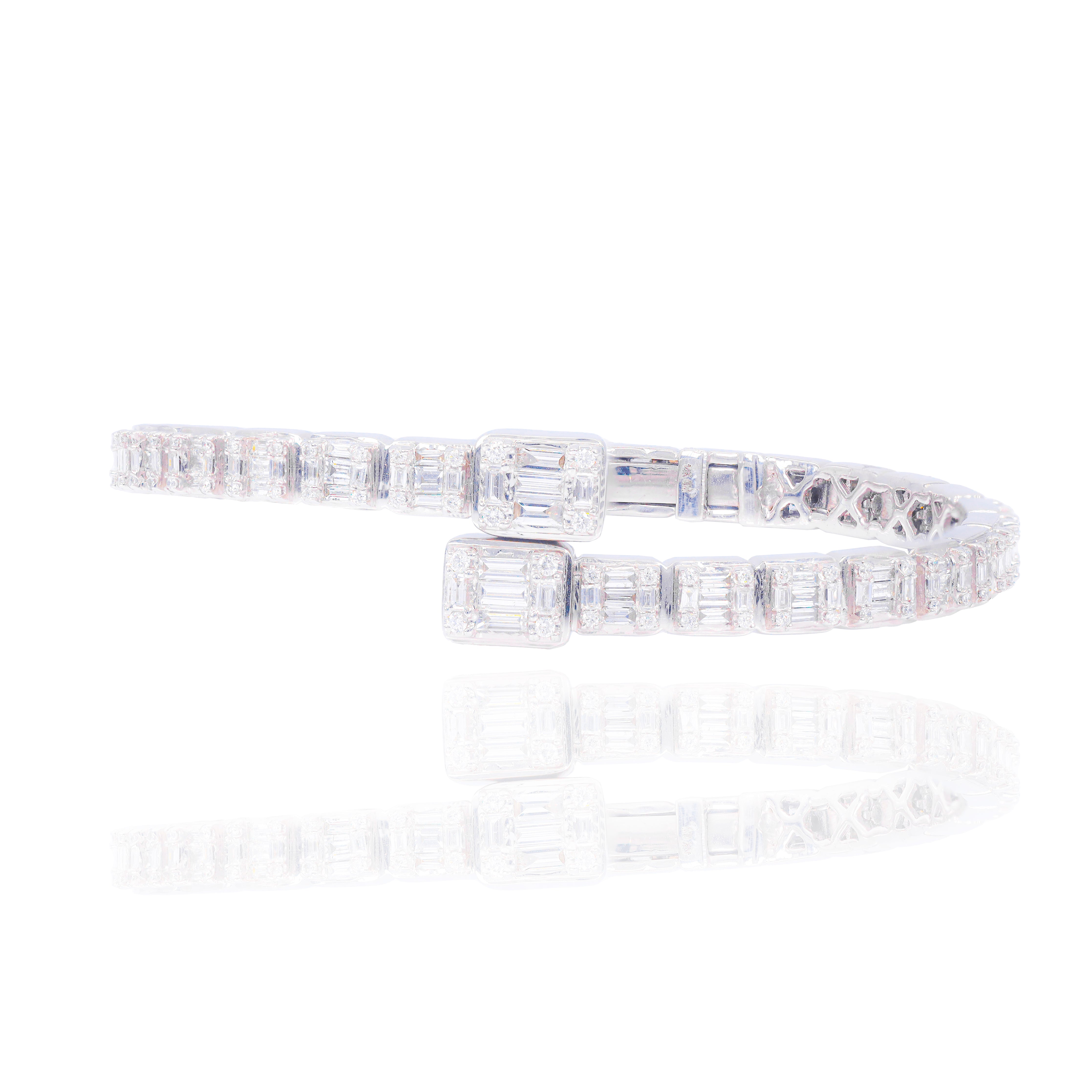 Square Baguette Diamond Diamond Bangle Bracelet