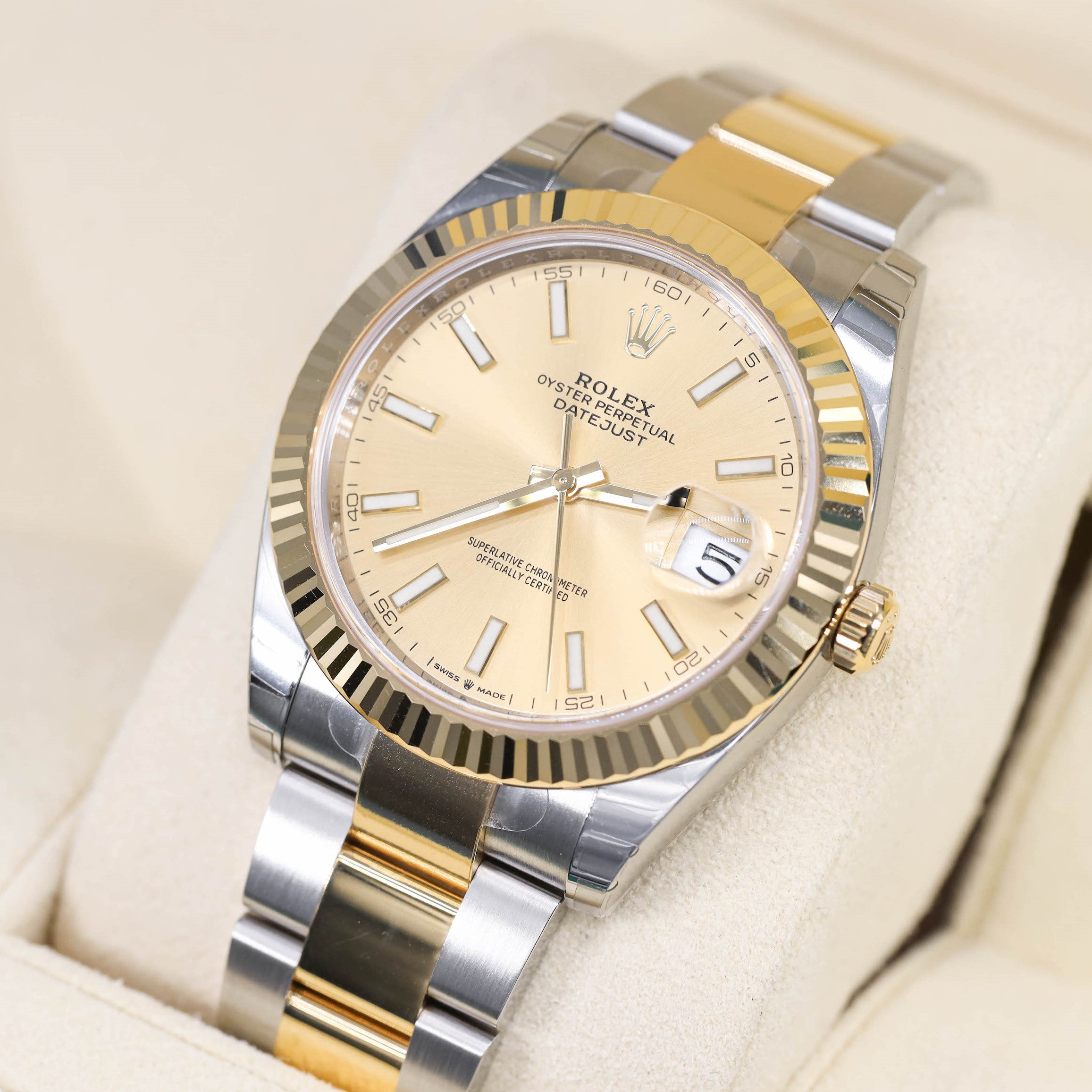 Rolex 126333 Datejust 41mm Mens Oyster Two-Tone 18K Gold Fluted Bezel & Champagne Dial